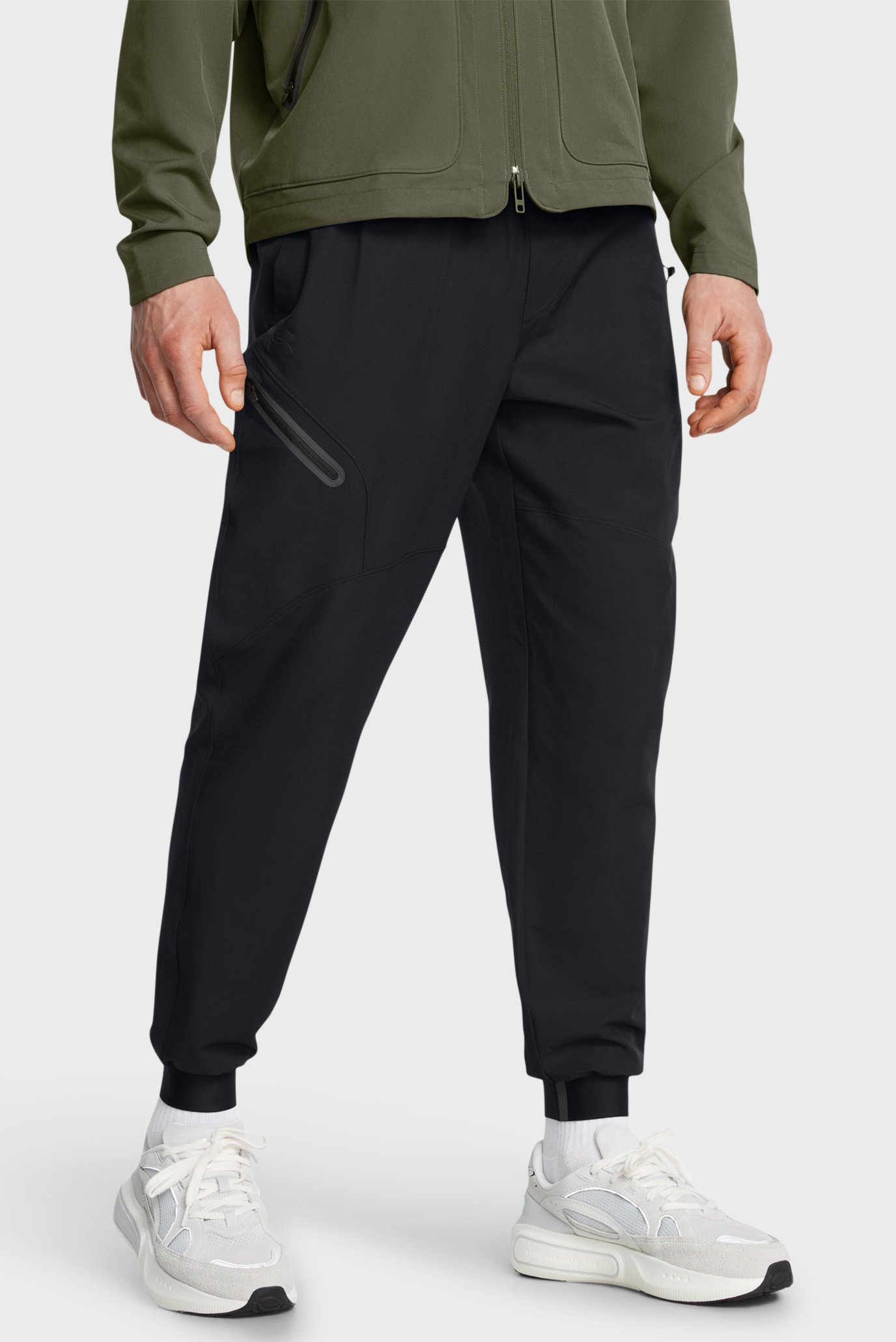 Чоловічі чорні спортивні штани UA Unstoppable Woven Jogger 1