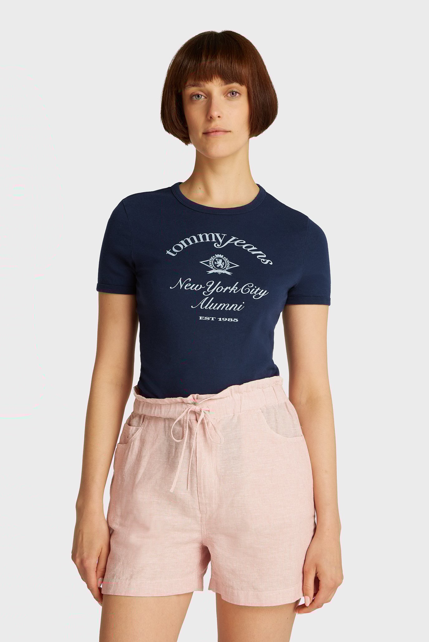 Женская темно-синяя футболка TJW SLIM CREST NYC RINGER Синий XS Tommy Jeans DW0DW20323 Женская темно-синяя футболка TJW SLIM CREST NYC RINGER Синий XS Tommy Jeans DW0DW20323