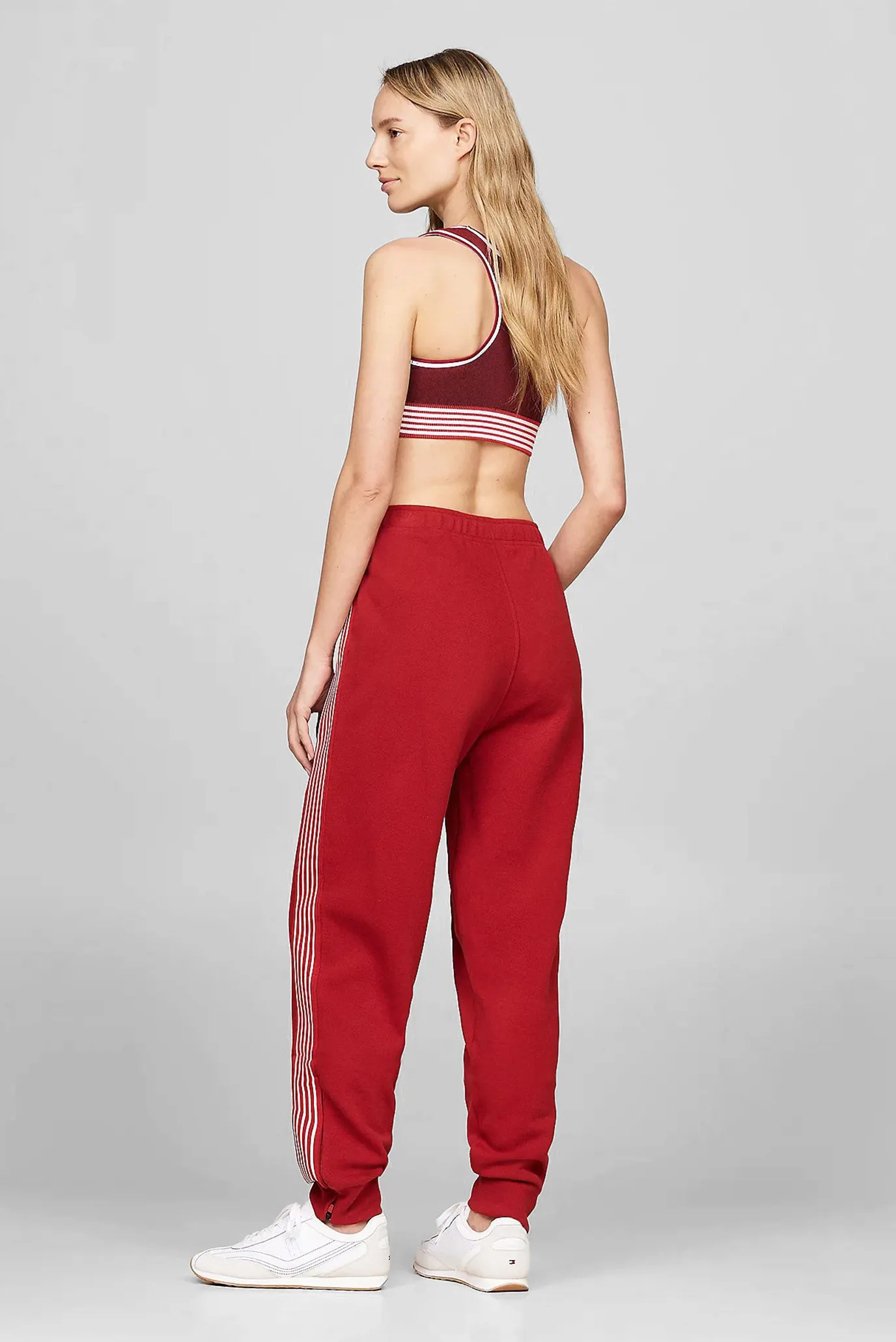 Жіночі червоні спортивні штани VARSITY REGULAR 3