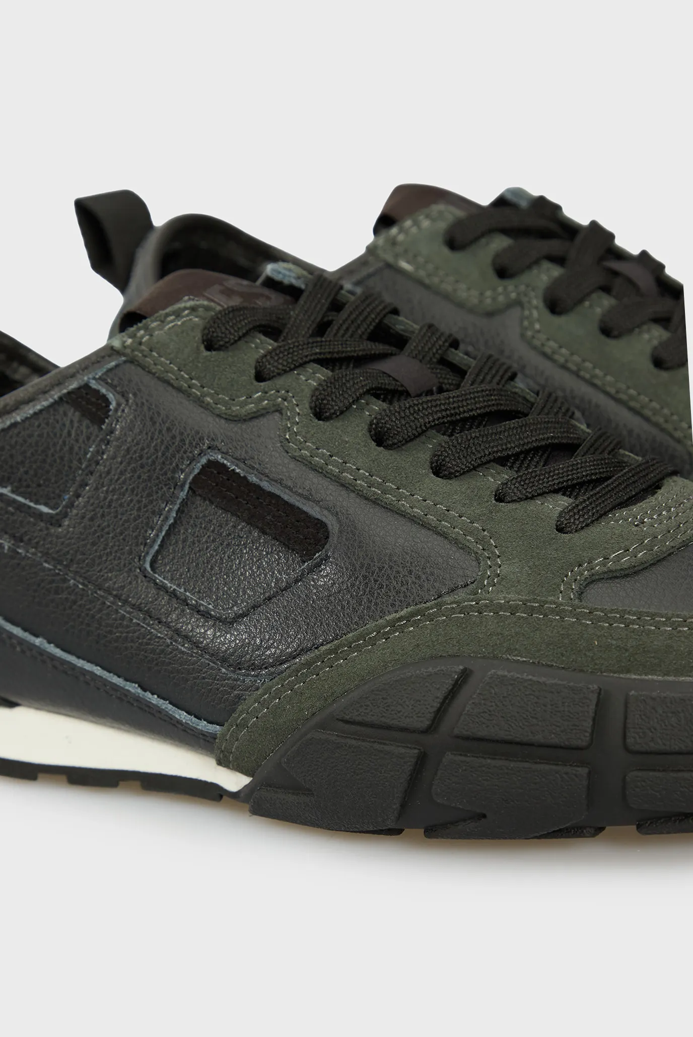 Чоловічі шкіряні кросівки PAGODHA 2