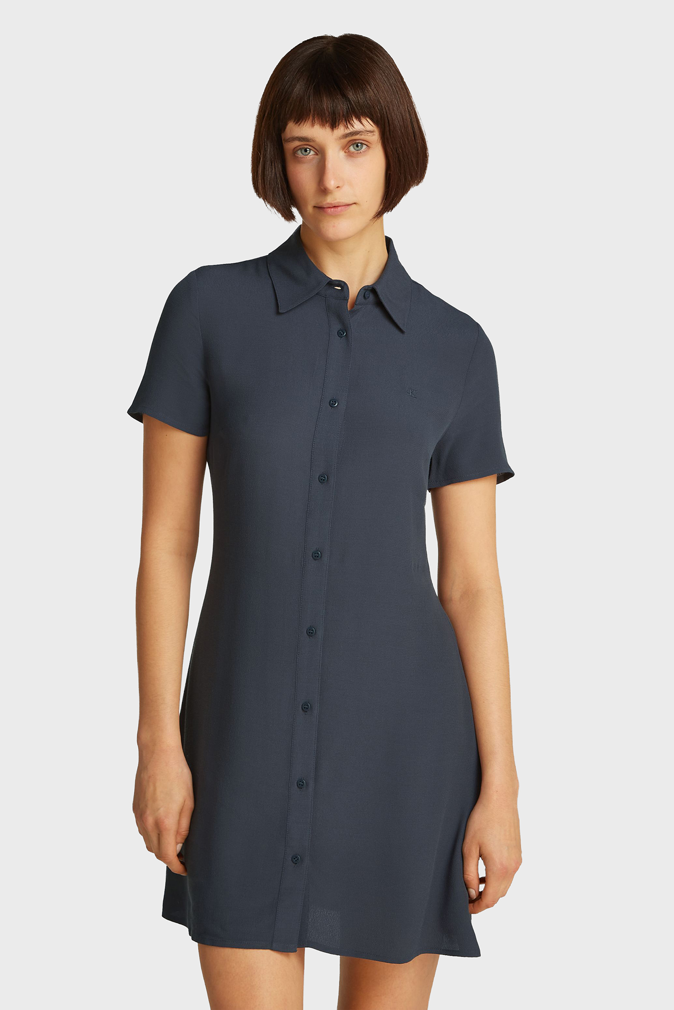 Женское темно-синее платье VISCOSE BUTTON DOWN A-LINE DRESS Синий XS Calvin Klein Jeans J20J224820 Женское темно-синее платье VISCOSE BUTTON DOWN A-LINE DRESS Синий XS Calvin Klein Jeans J20J224820