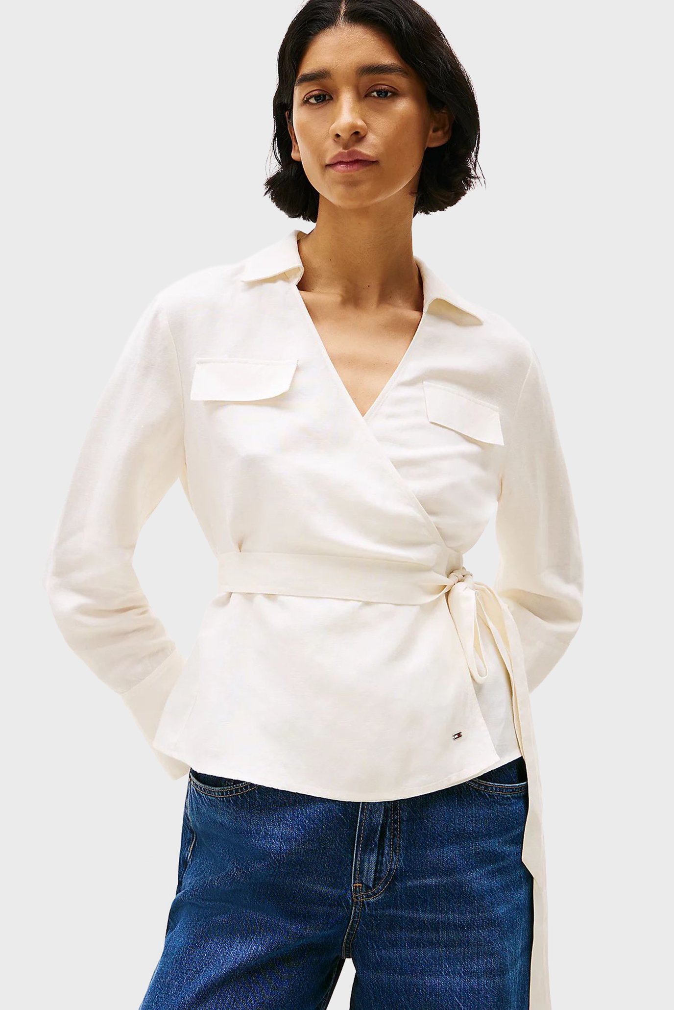 Женская белая льняная блуза WRAP Белый M Tommy Hilfiger WW0WW44697 Женская белая льняная блуза WRAP Белый M Tommy Hilfiger WW0WW44697