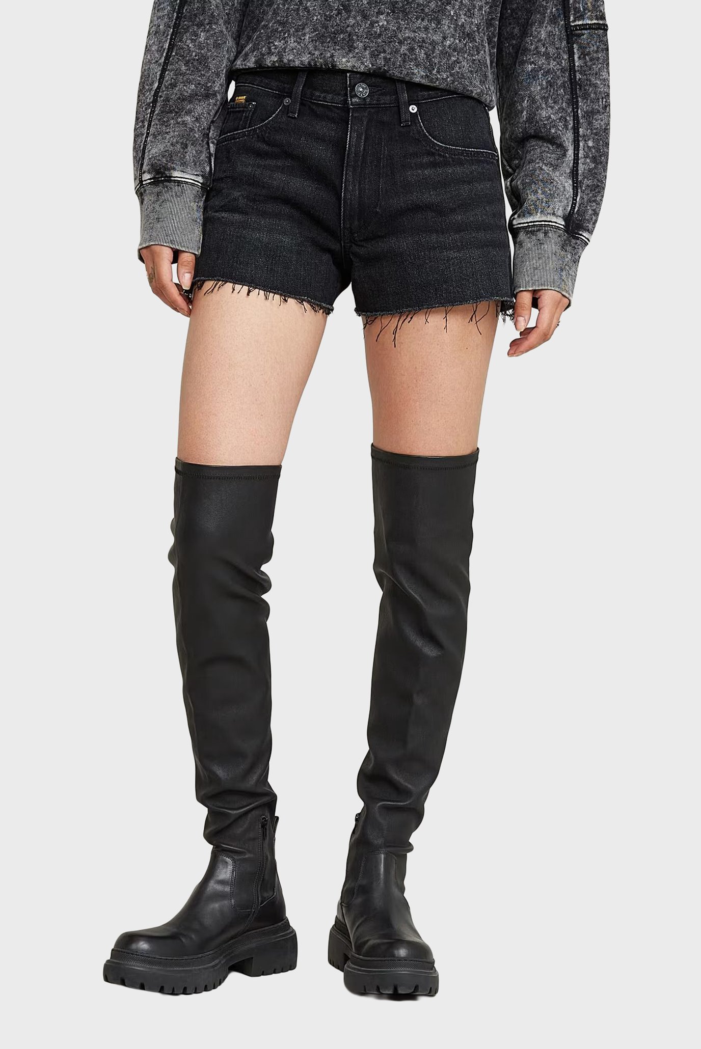 Женские черные джинсовые шорты True Short Черный 28 G-Star RAW D24376,D933 Женские черные джинсовые шорты True Short Черный 28 G-Star RAW D24376,D933