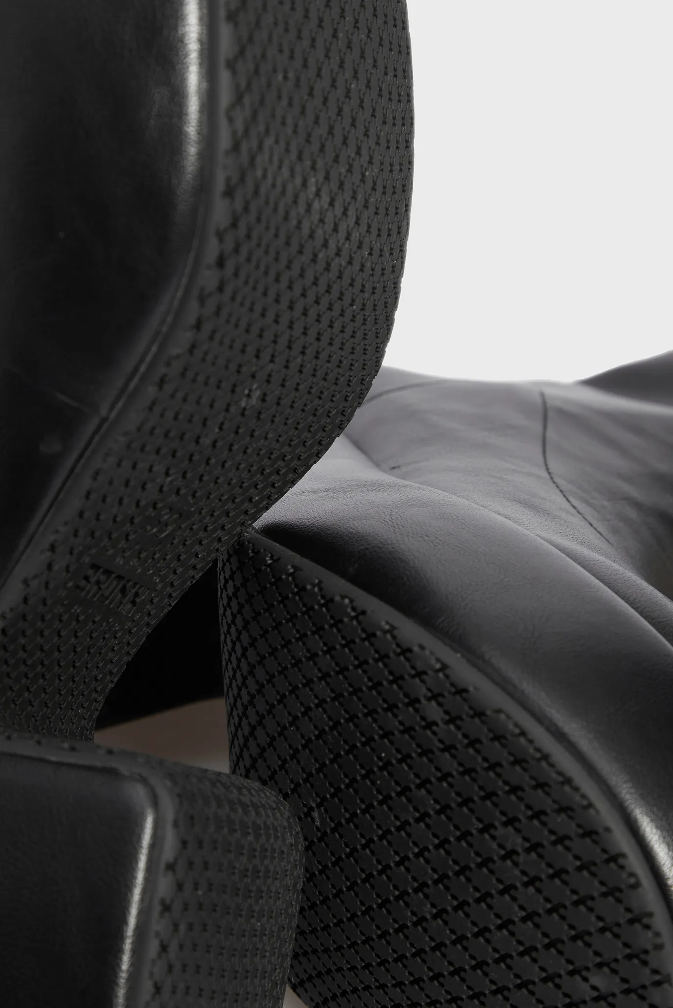 Женские черные кожаные ботильоны 2