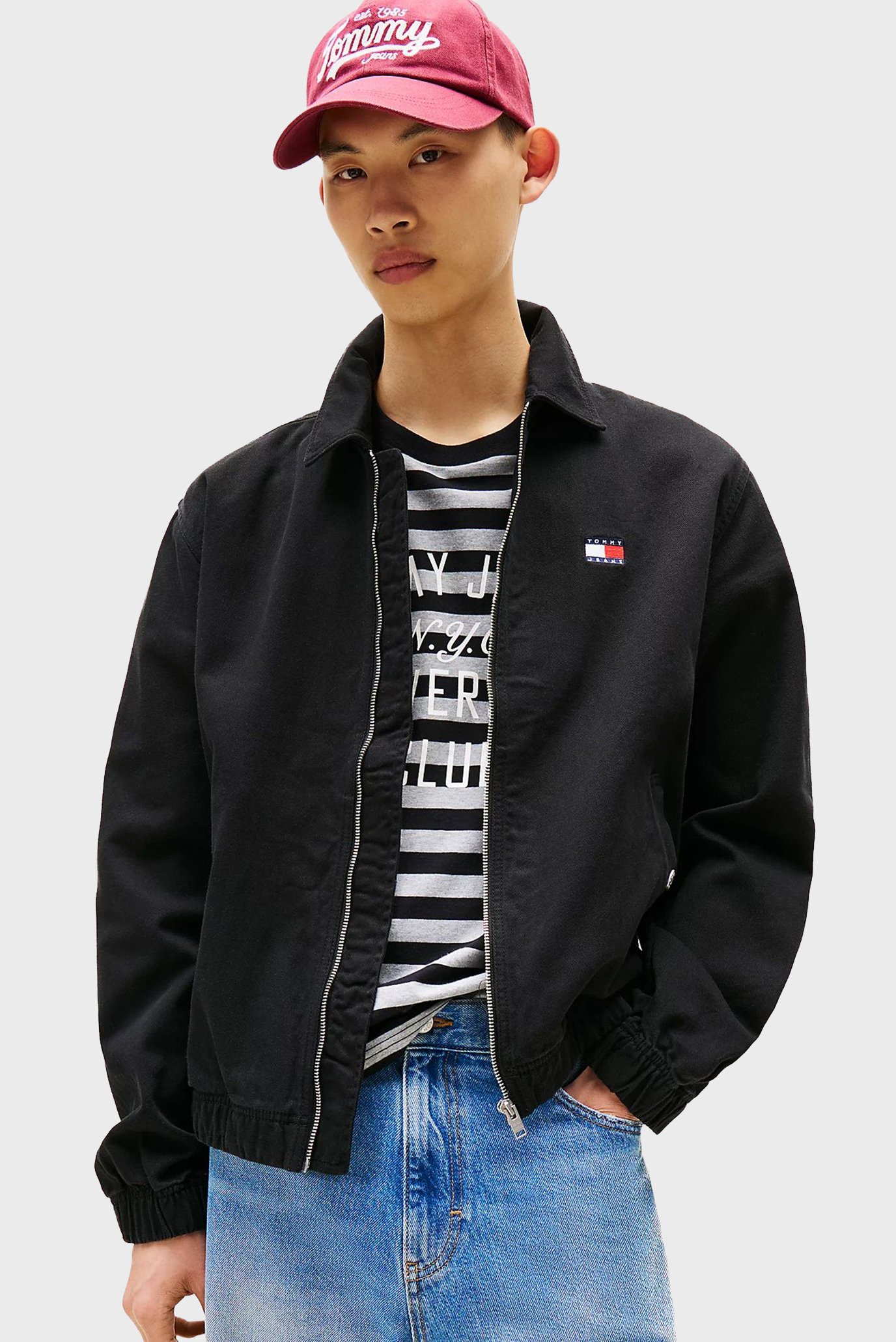Мужская черная ветровка ESSENTIAL FLAG Черный XL Tommy Jeans DM0DM21930 Мужская черная ветровка ESSENTIAL FLAG Черный XL Tommy Jeans DM0DM21930