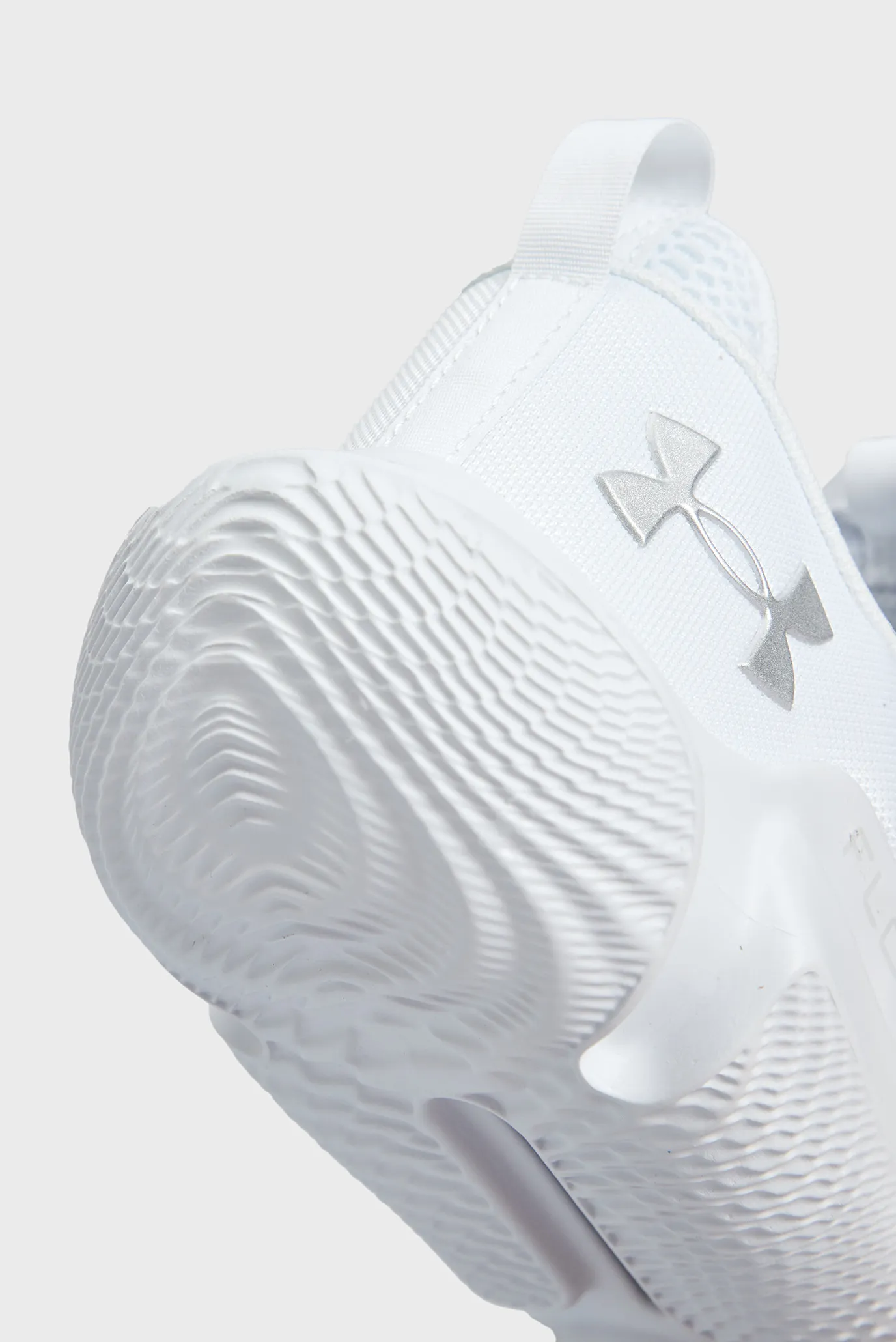 Білі кросівки UA FLOW FUTR X 3 2