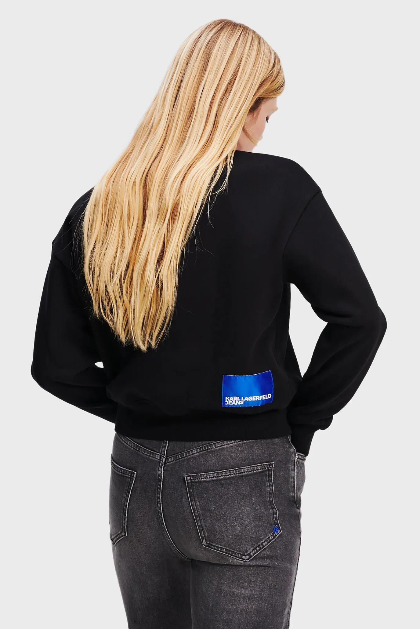 Женский черный свитшот 2