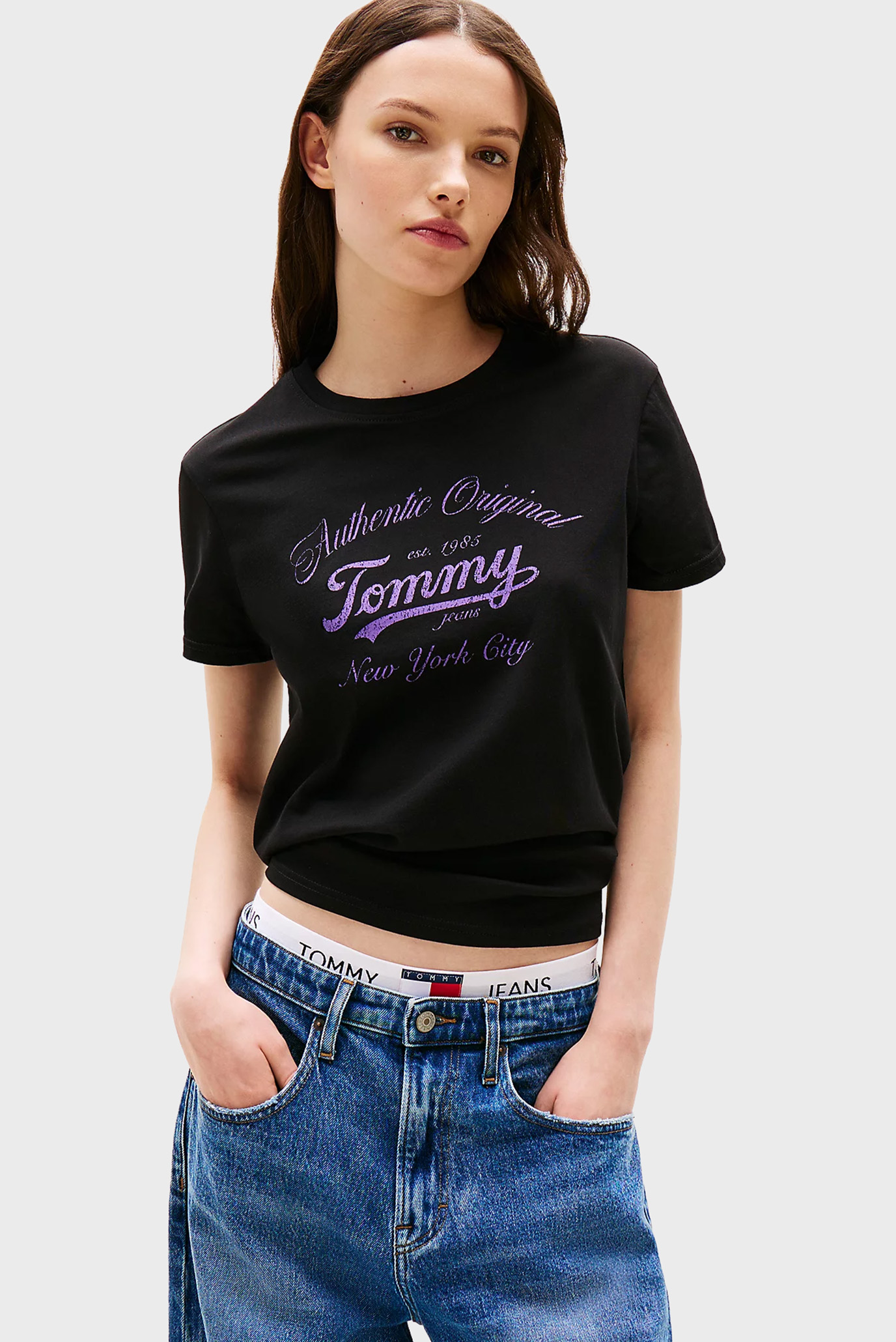 Женская черная футболка TJW REG ESSENTIAL LOGO 1 Черный S Tommy Jeans DW0DW21404 Женская черная футболка TJW REG ESSENTIAL LOGO 1 Черный S Tommy Jeans DW0DW21404