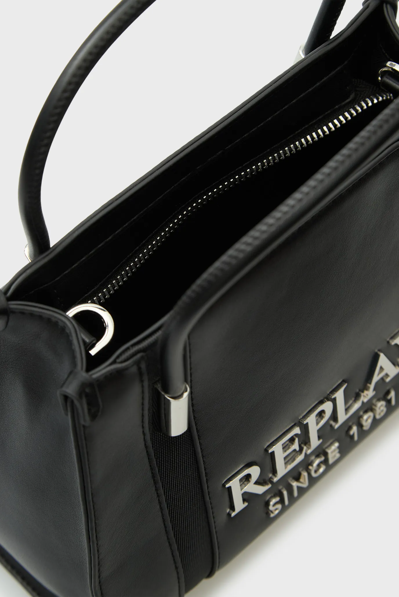 Жіноча чорна сумка 2