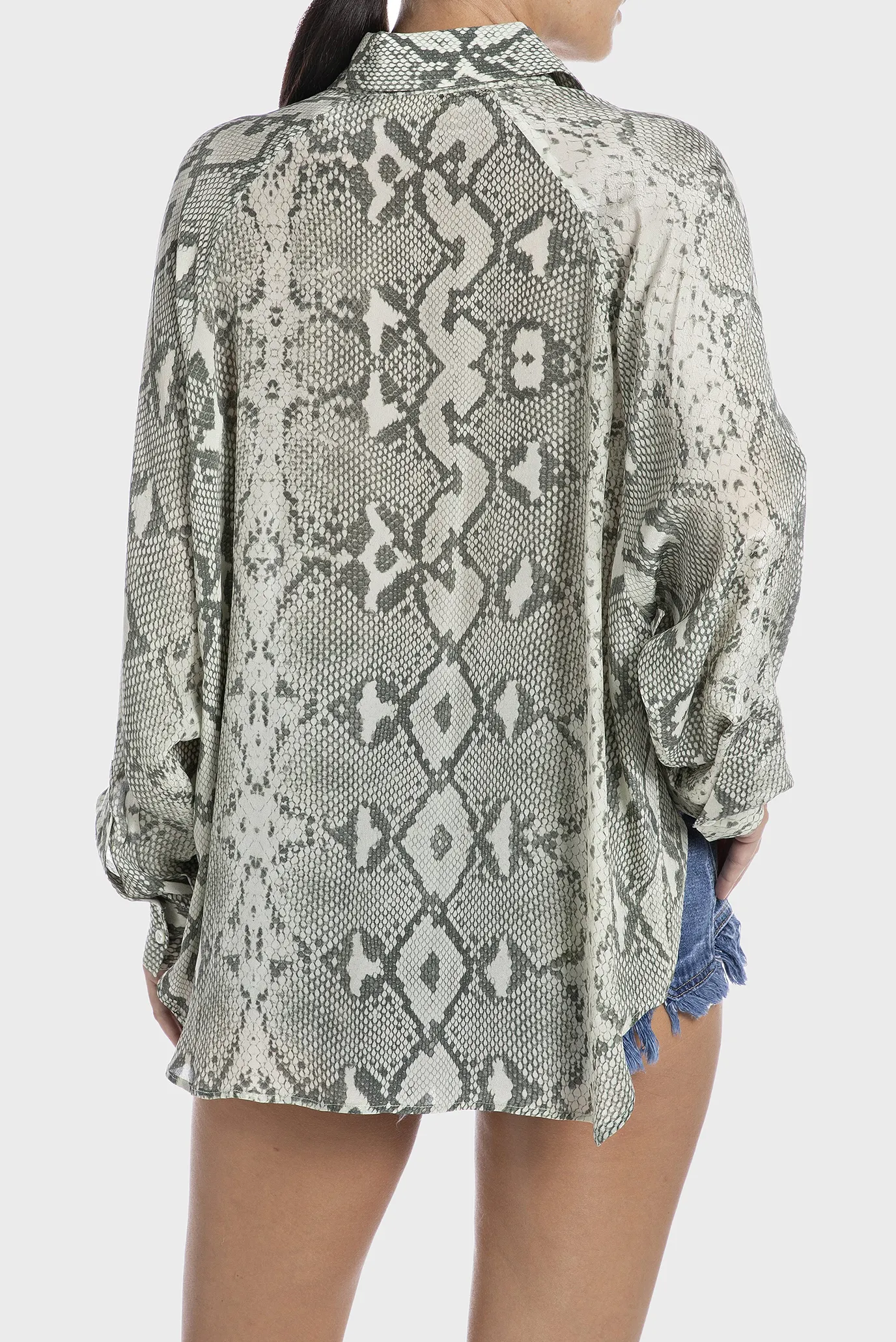 Жіноча блуза з візерунком 2