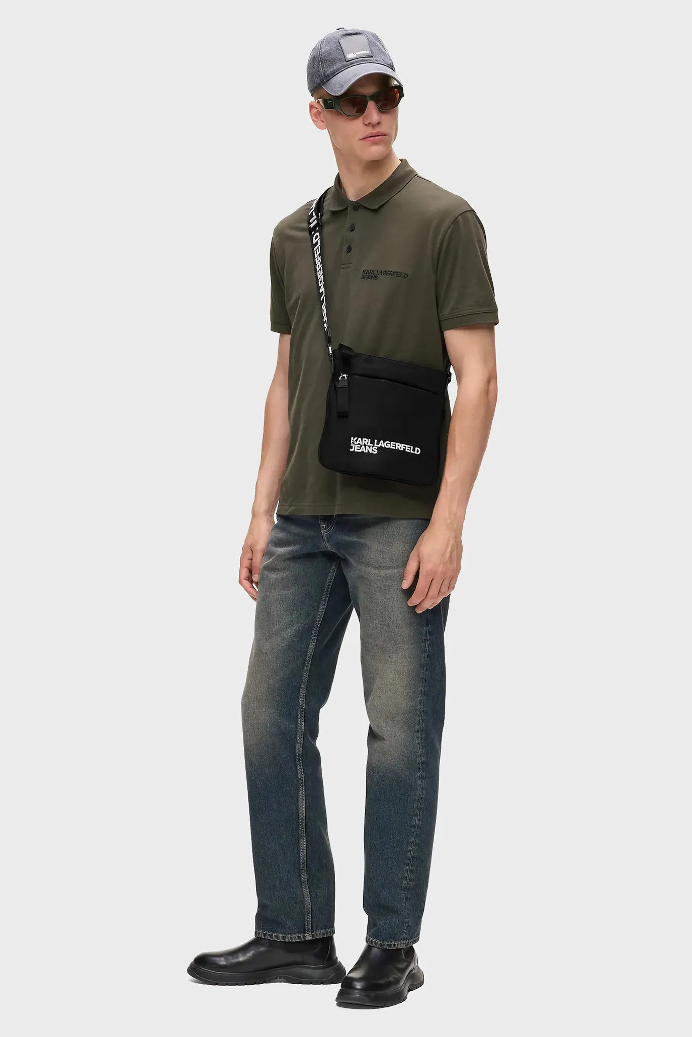 Мужская черная сумка essential 2