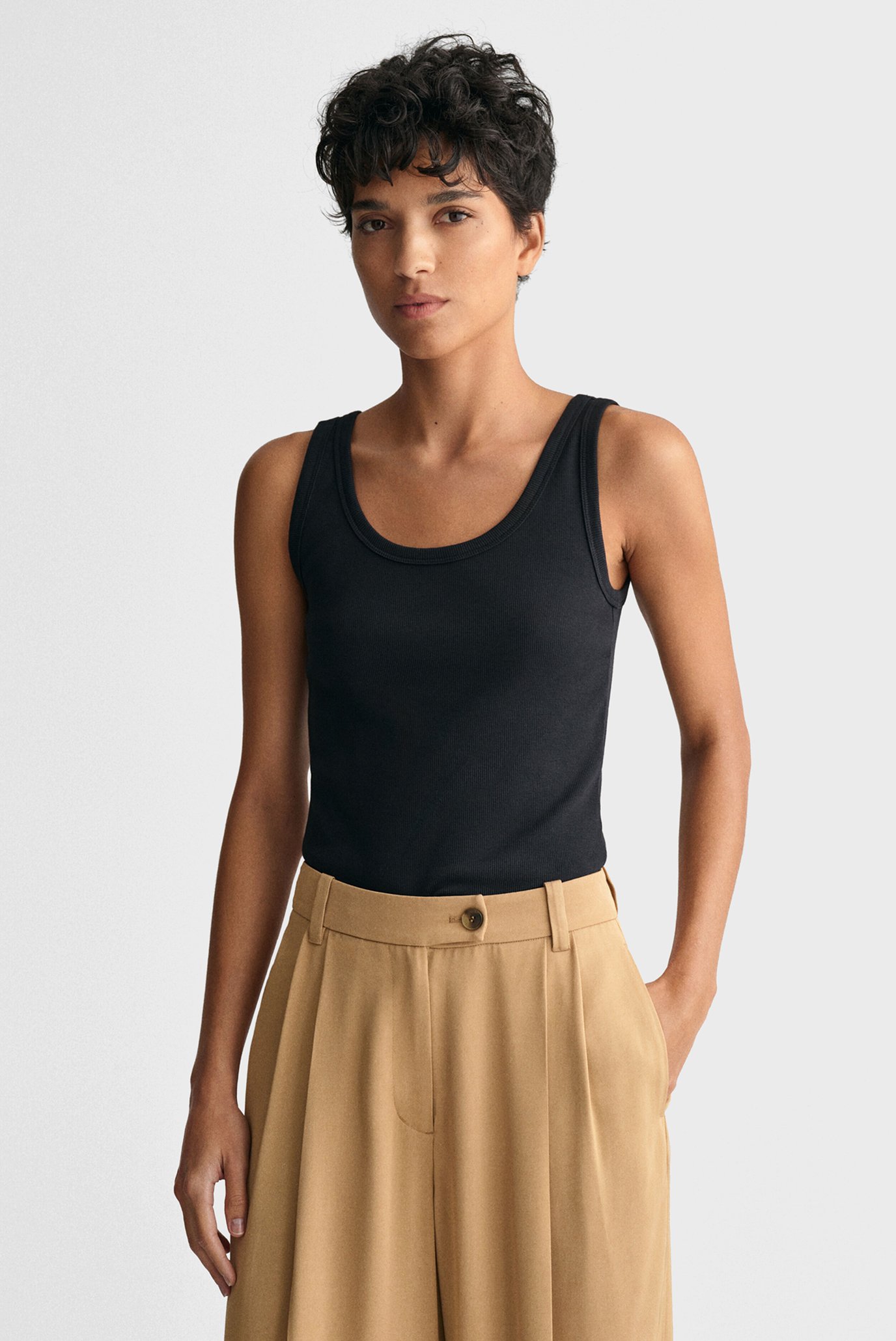 Женская черная майка SLIM RIBBED TANK TOP Черный S Gant 4201409 Женская черная майка SLIM RIBBED TANK TOP Черный S Gant 4201409