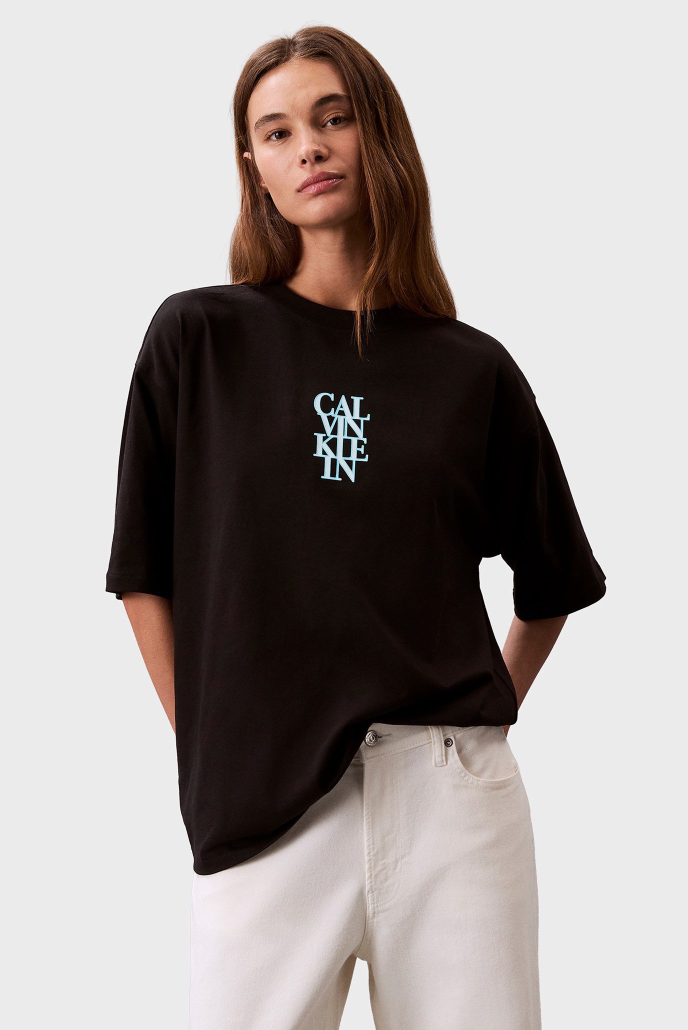 Женская черная футболка Oversize Bold Logo Черный L Calvin Klein Jeans LV047C818G Женская черная футболка Oversize Bold Logo Черный L Calvin Klein Jeans LV047C818G