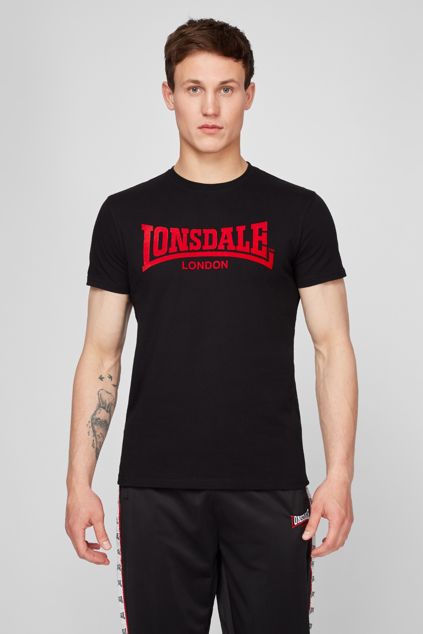 Мужская черная футболка Черный XXL Lonsdale 117018 Мужская черная футболка Черный XXL Lonsdale 117018