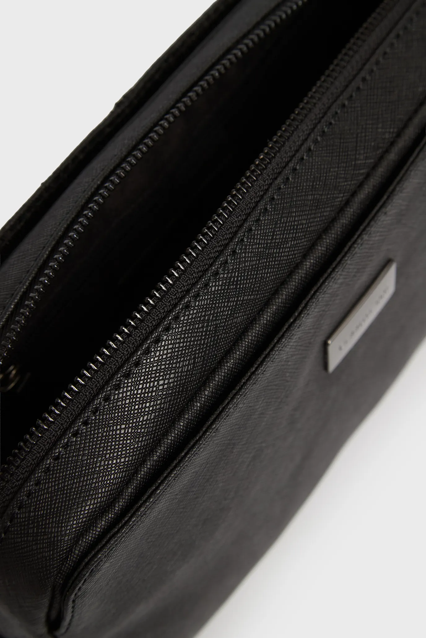 Чоловіча чорна шкіряна поясна сумка OLIVIER 5