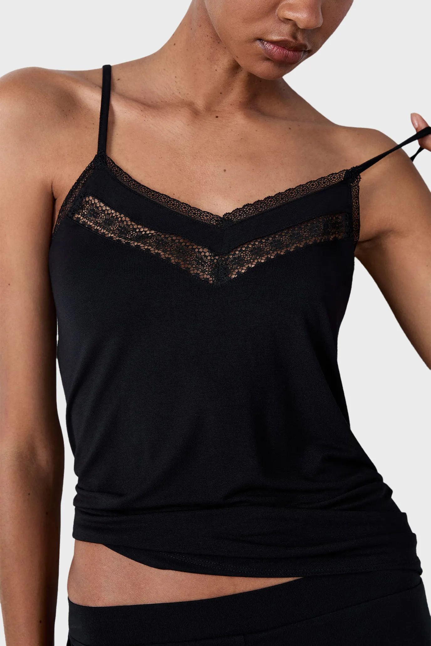 Жіночий чорний топ ALBANE 2