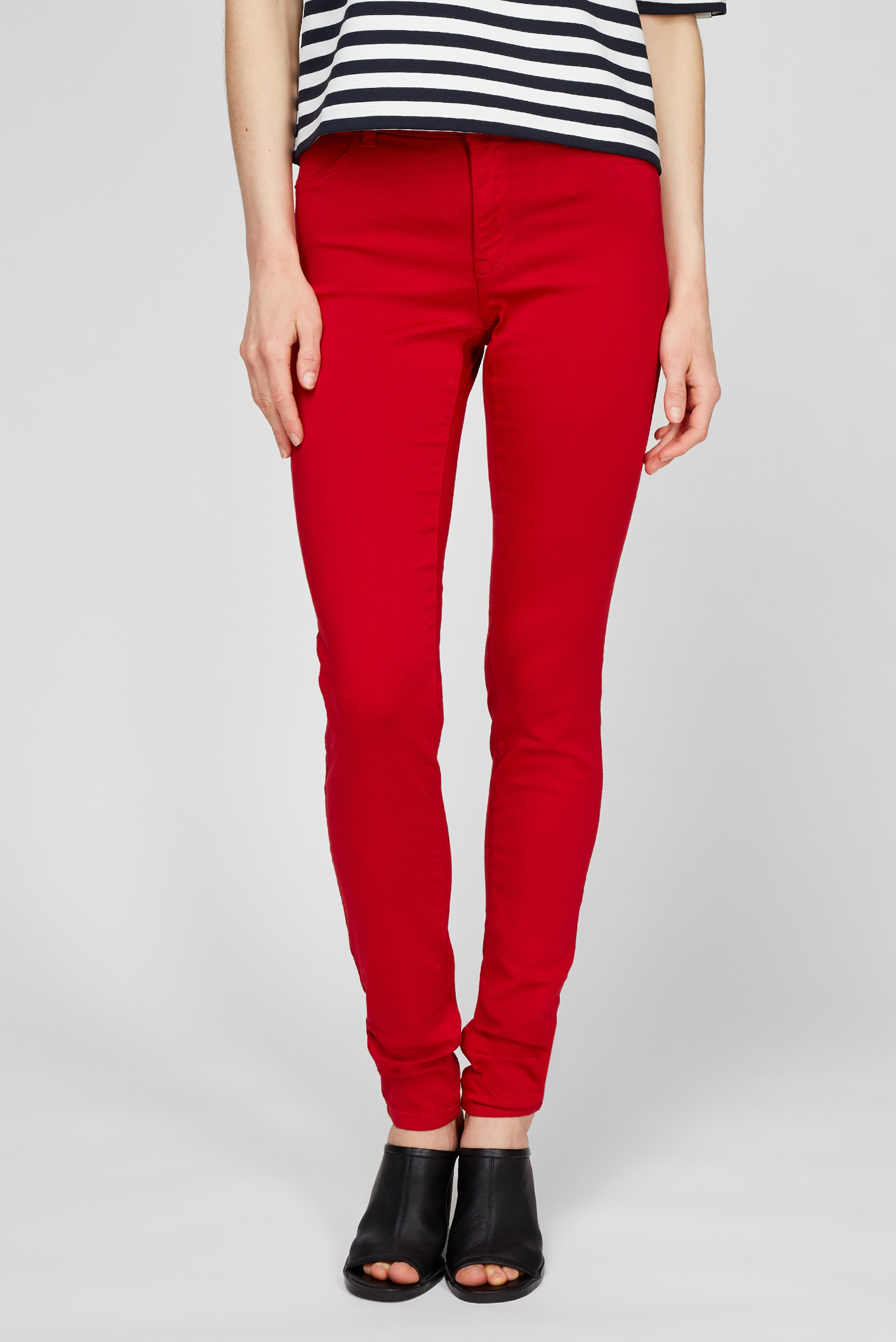 Женские красные джинсы 1