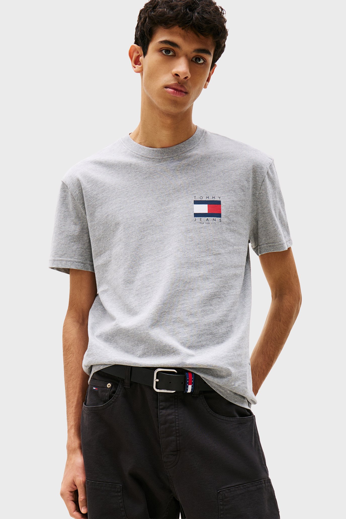 Мужская серая футболка TJM REG FLAG Серый L Tommy Jeans DM0DM21910 Мужская серая футболка TJM REG FLAG Серый L Tommy Jeans DM0DM21910