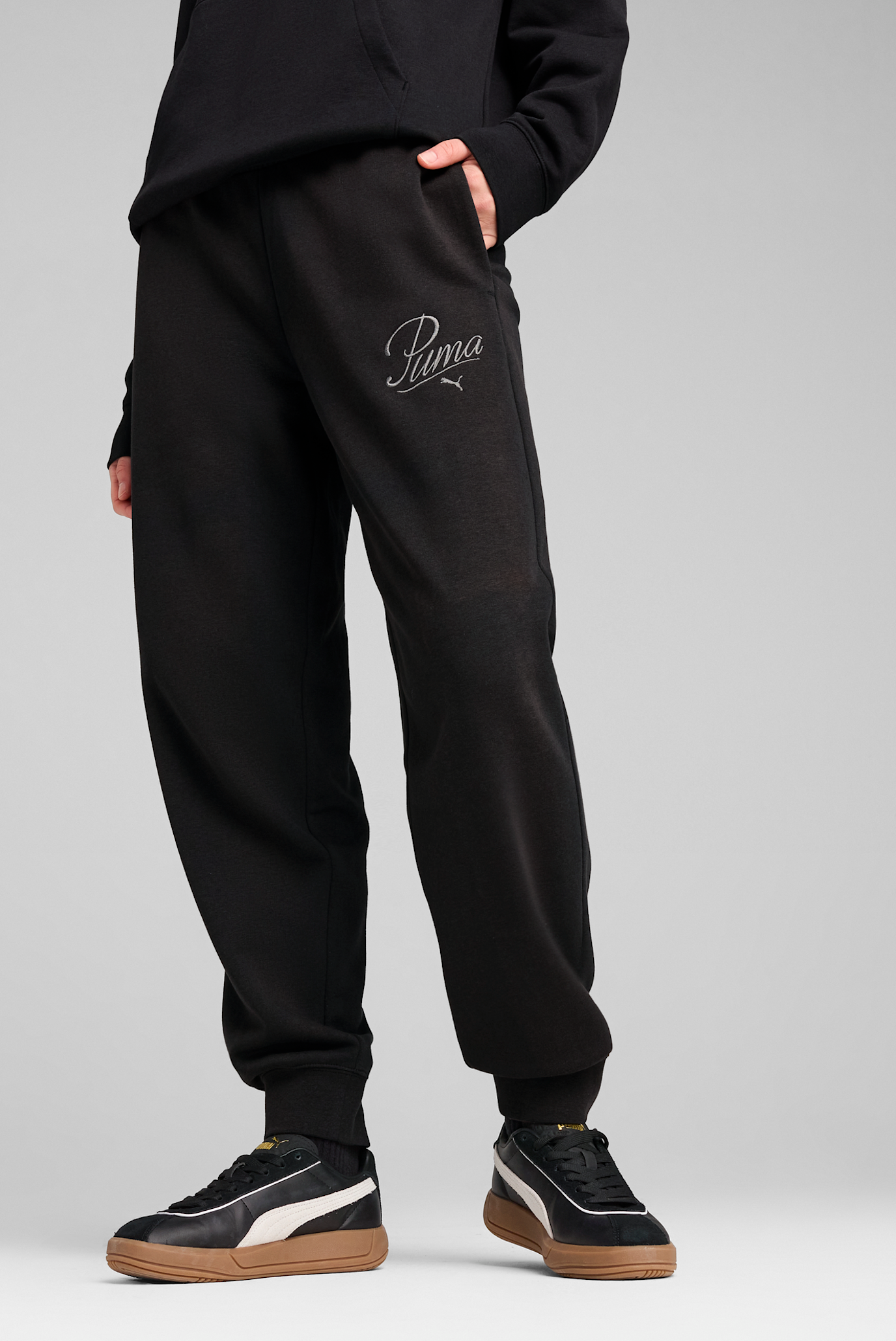 Женские черные спортивные брюки ESS SCRIPT Comfort Sweatpants Women 1