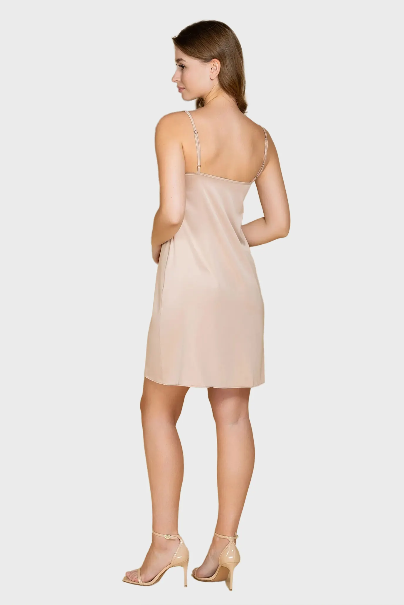 Женская бежевая ночная рубашка 2