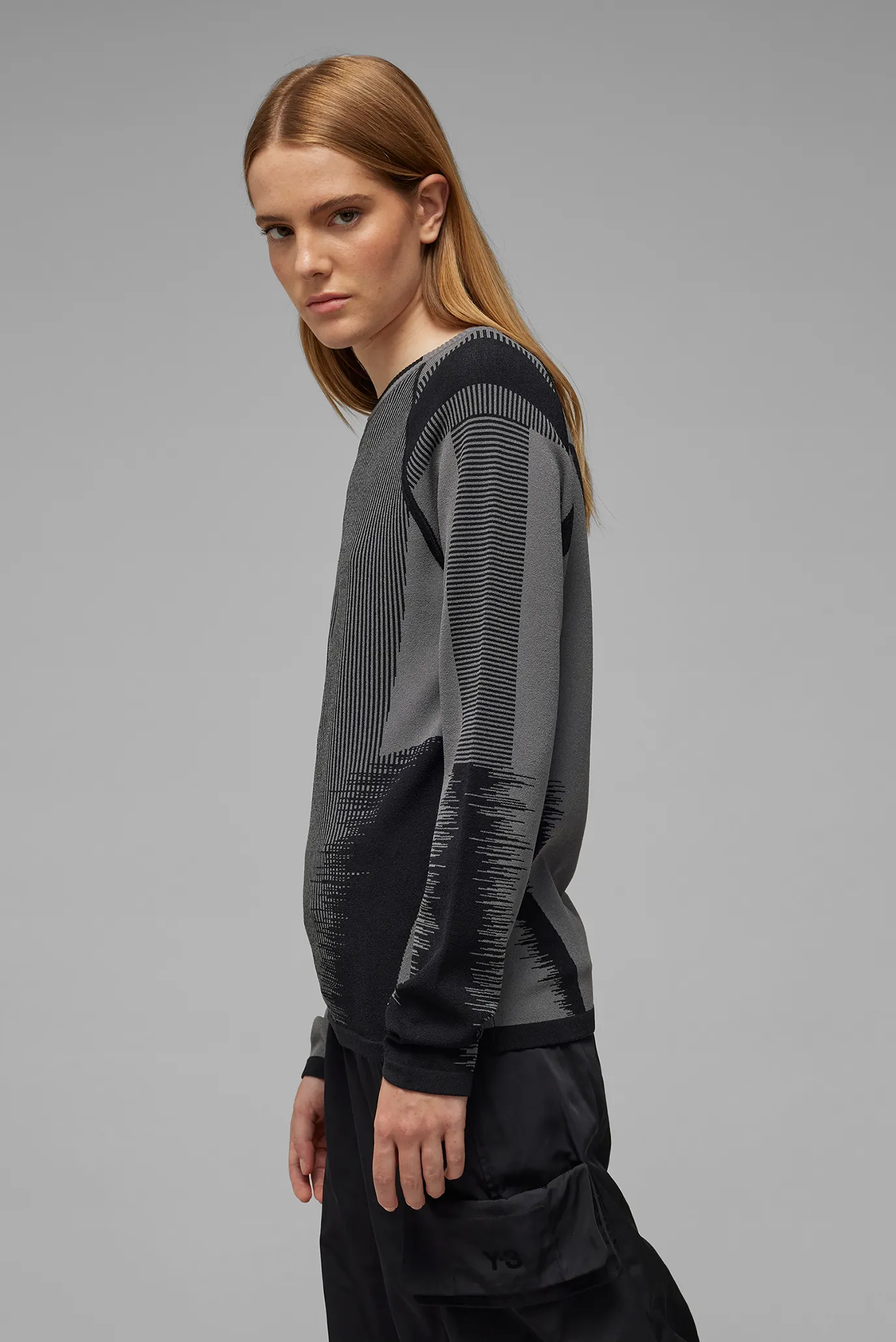 Женский темно-серый джемпер Y-3 Logo Knit adidas IR6261 — MD-Fashion