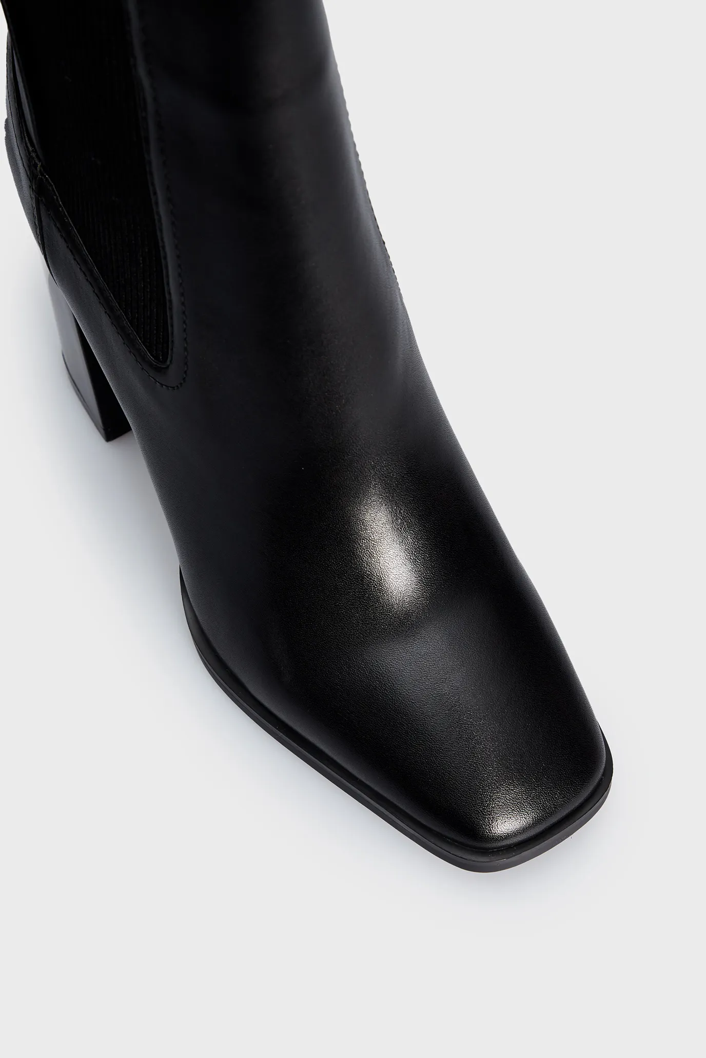 Женские черные кожаные ботильоны Bauska 4