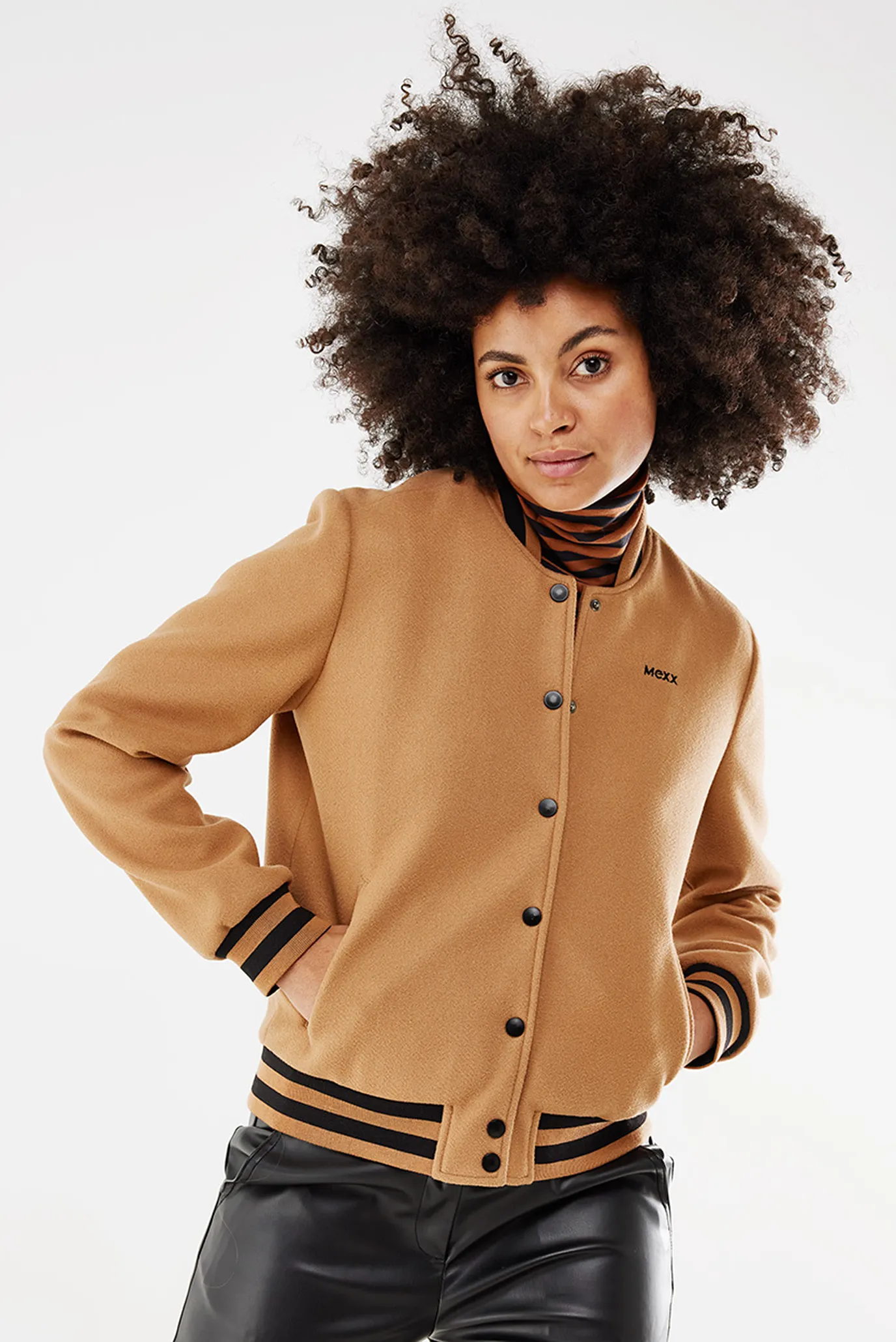 Жіночий коричневий бомбер Mexx NO1113016W — MD-Fashion