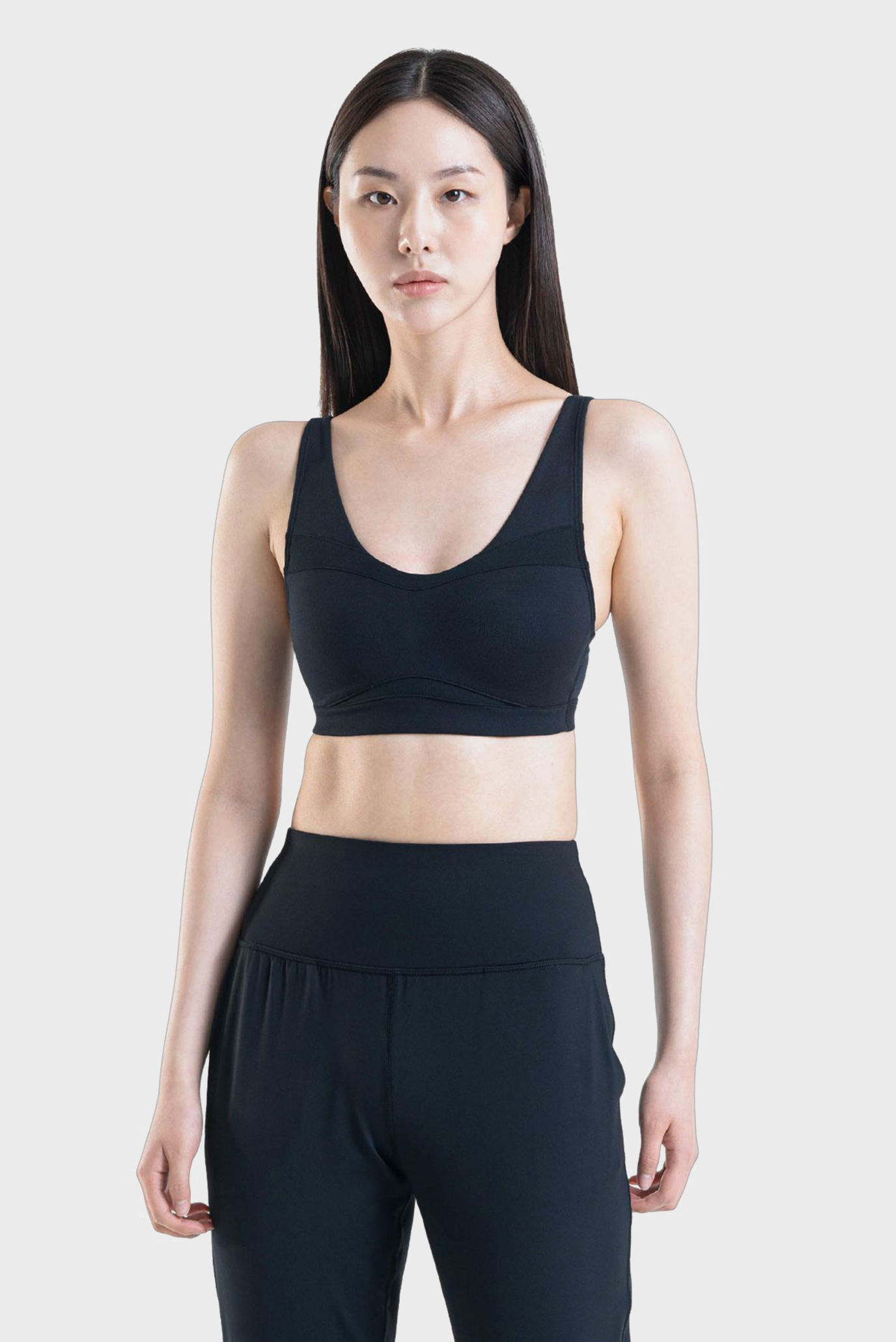 Женский черный топ UA SmartForm Evolution Mid Черный S Under Armour 1373826-001 Женский черный топ UA SmartForm Evolution Mid Черный S Under Armour 1373826-001