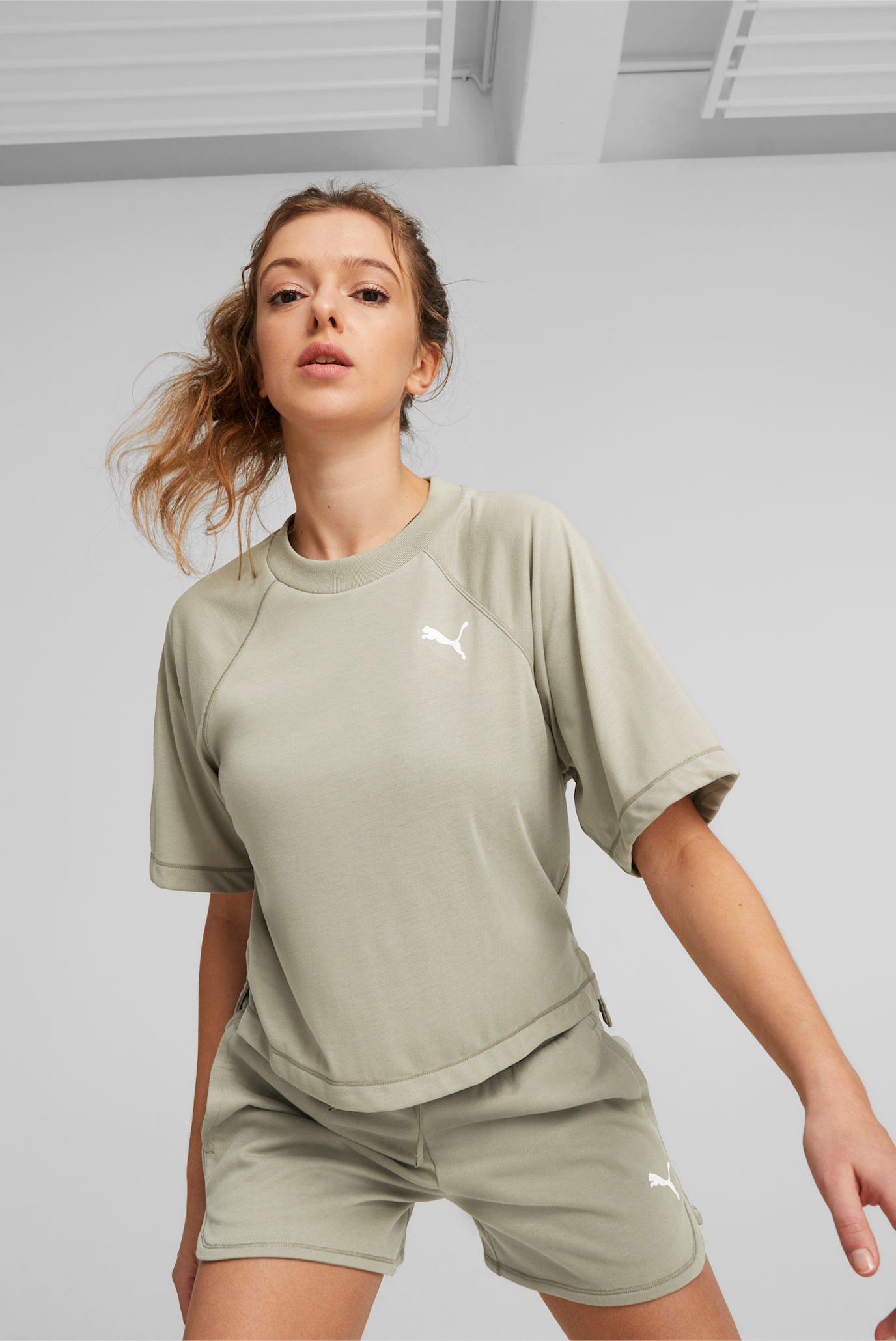 Женская оливковая футболка Modern Sports Tee Women 1