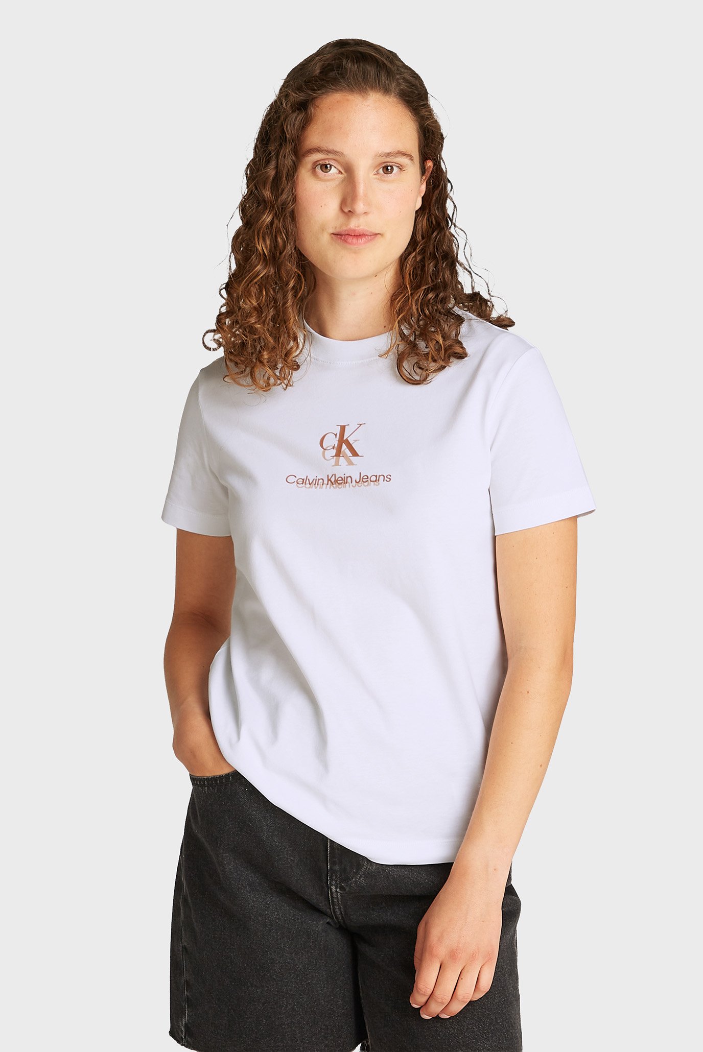 Женская белая футболка SHADOW Белый S Calvin Klein Jeans J20J225545 Женская белая футболка SHADOW Белый S Calvin Klein Jeans J20J225545