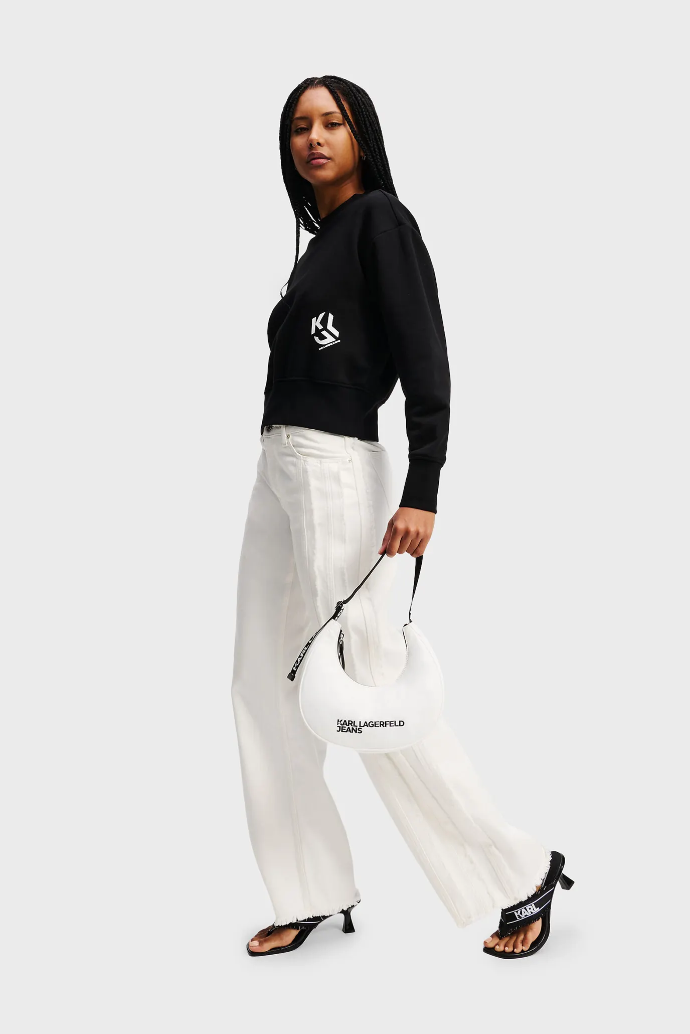 Жіночий чорний світшот regular logo 2