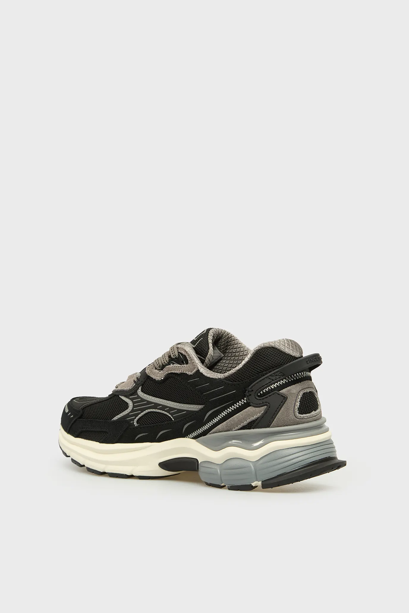 Мужские черные кроссовки 5