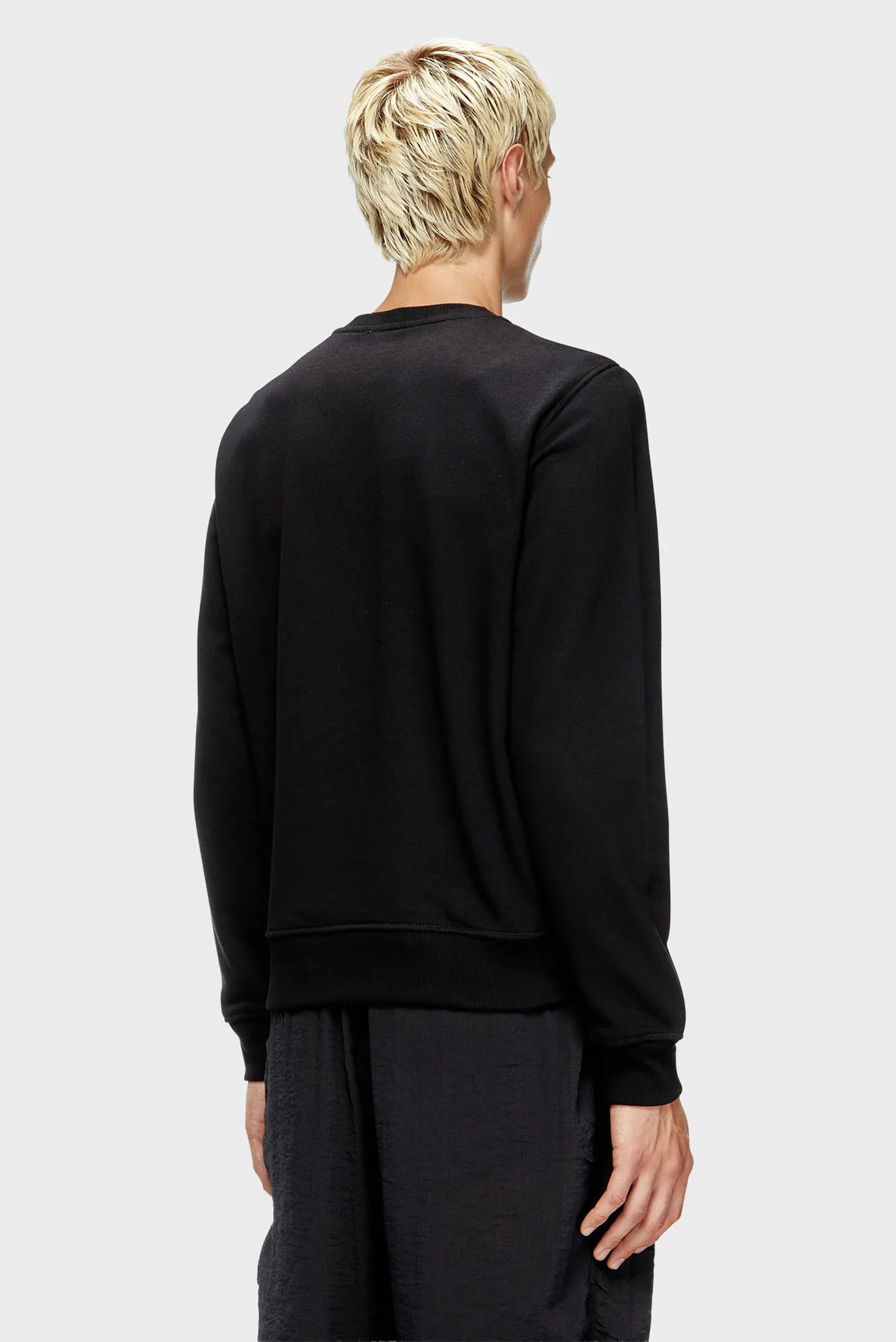 Чоловічий чорний світшот S-GINN-T1 3