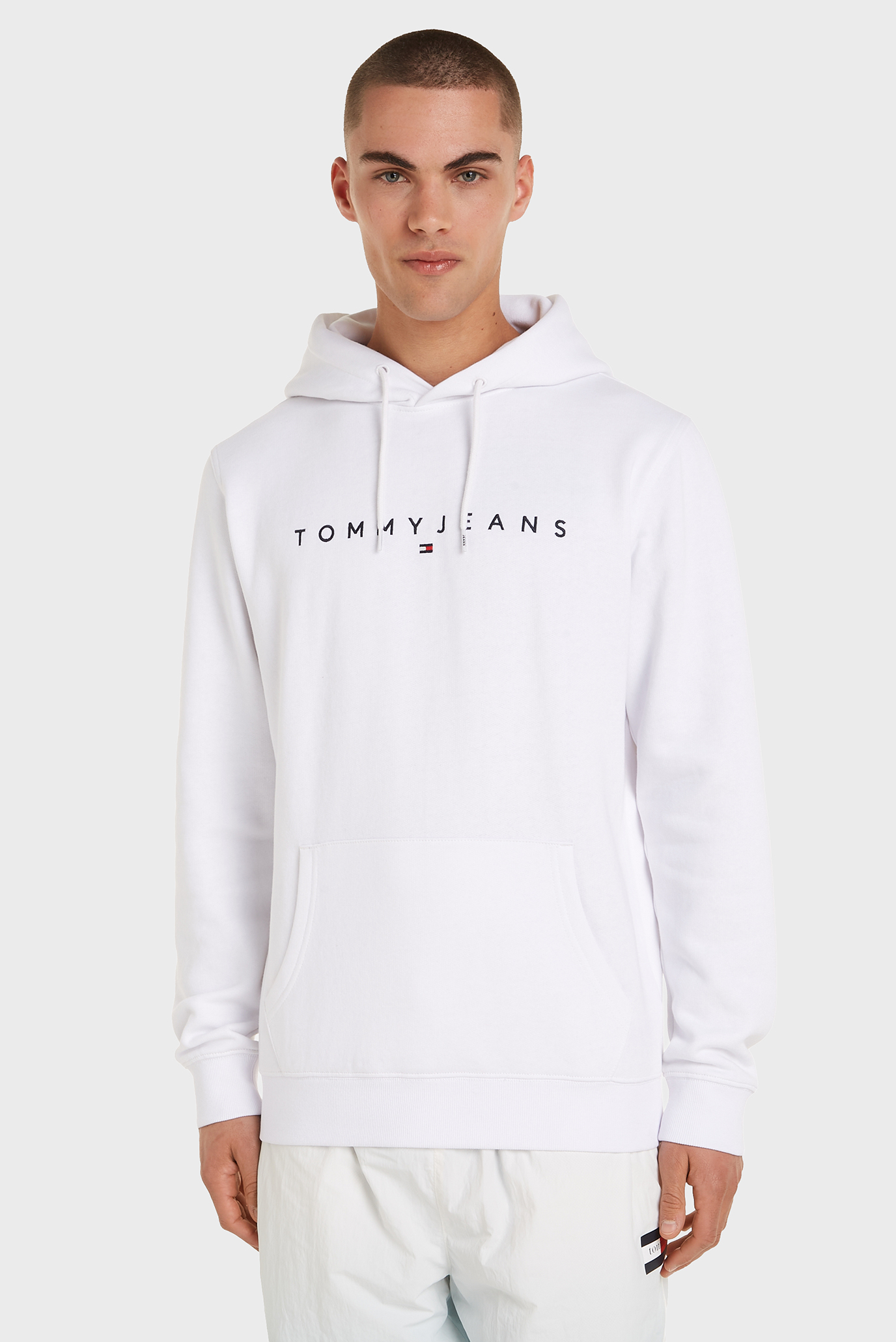 Мужское белое худи TJM REG LINEAR LOGO HOODIE EXT Белый XL Tommy Jeans DM0DM17985 Мужское белое худи TJM REG LINEAR LOGO HOODIE EXT Белый XL Tommy Jeans DM0DM17985