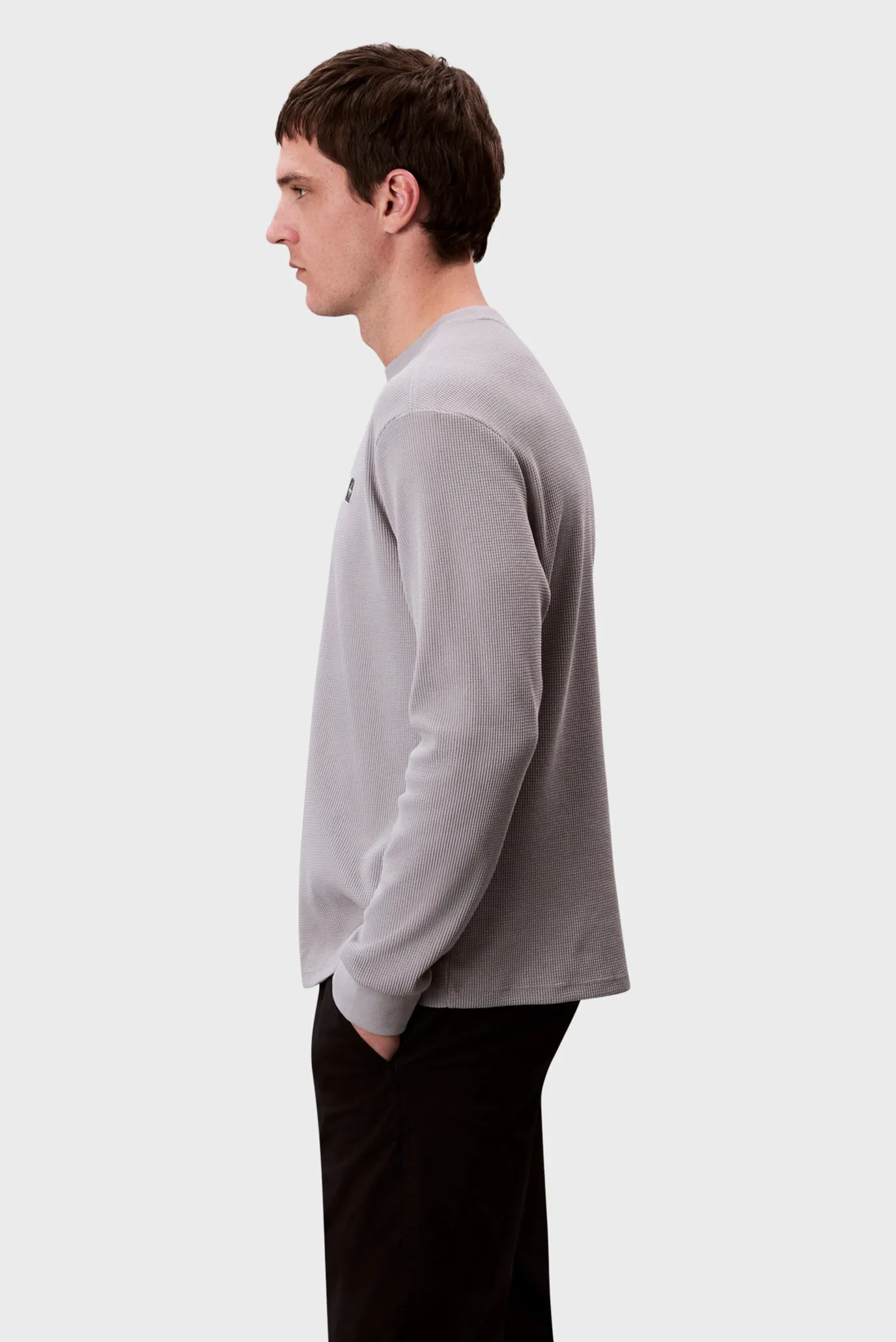 Мужской серый лонгслив WAFFLE BADGE 3