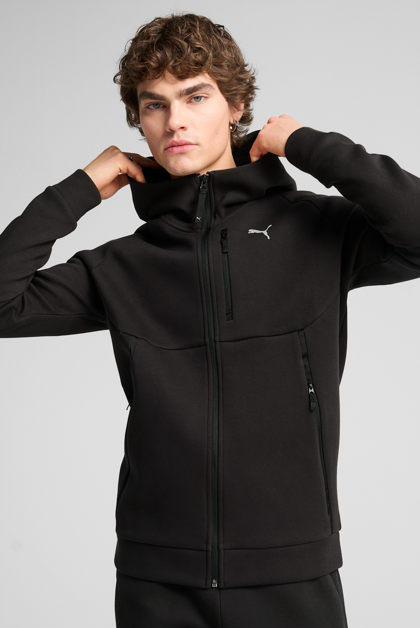 Мужское черное худи PUMATECH Full-Zip Hoodie Men 1