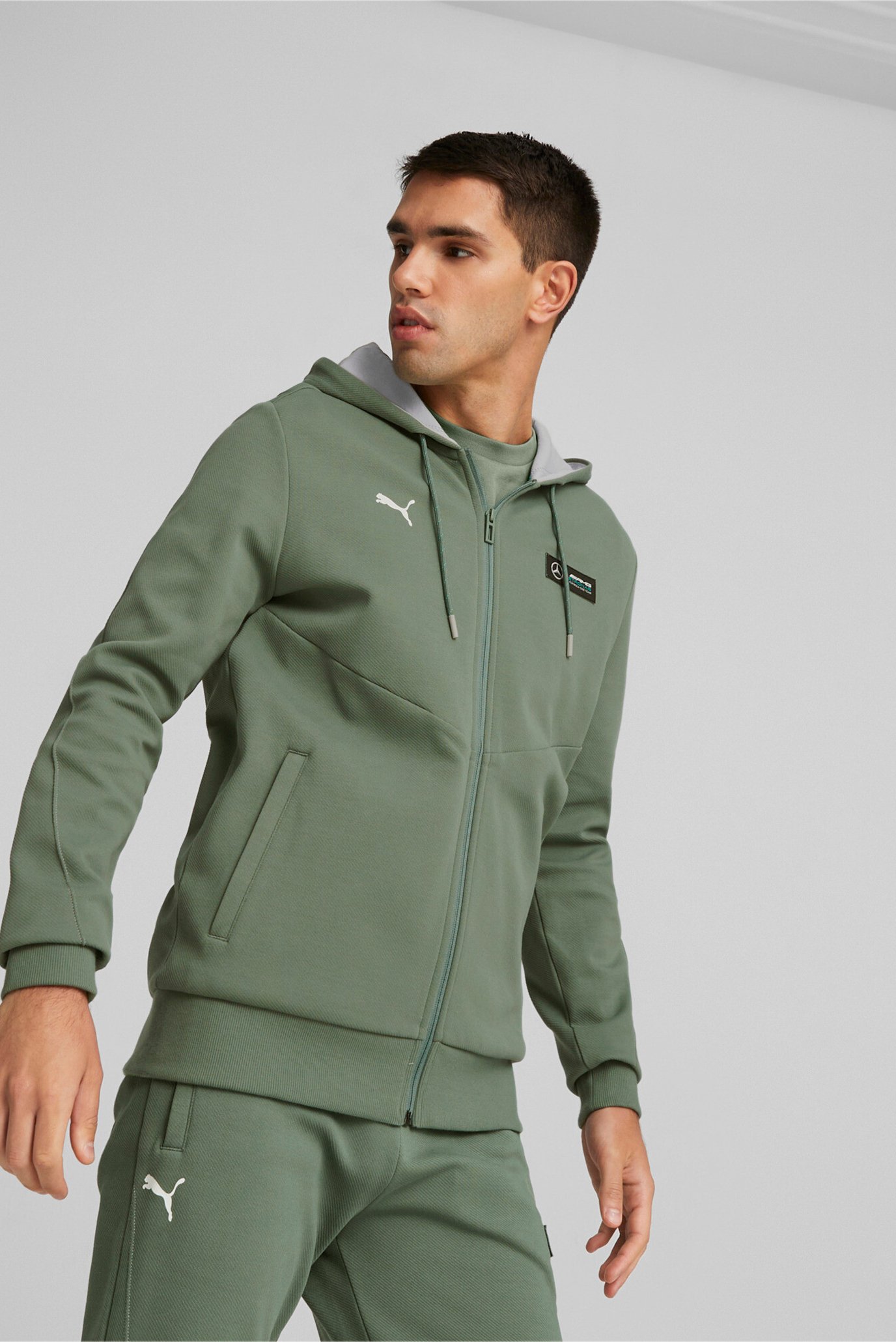 Мужское оливковое худи Mercedes-AMG PETRONAS Men’s Motorsport Hooded Sweatshirt 1