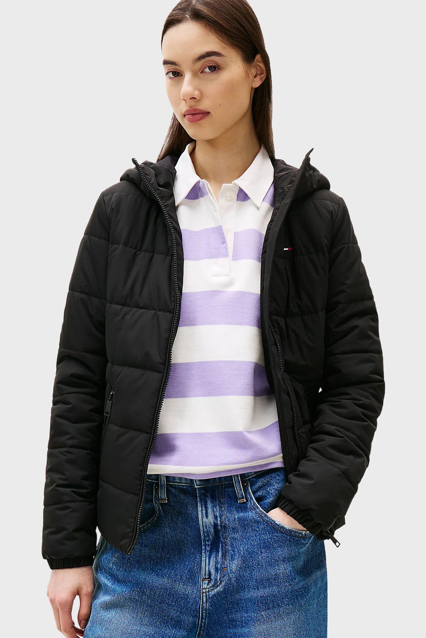 Женская черная куртка SLIM LW HOODED PADDED Черный L Tommy Jeans DW0DW20959 Женская черная куртка SLIM LW HOODED PADDED Черный L Tommy Jeans DW0DW20959