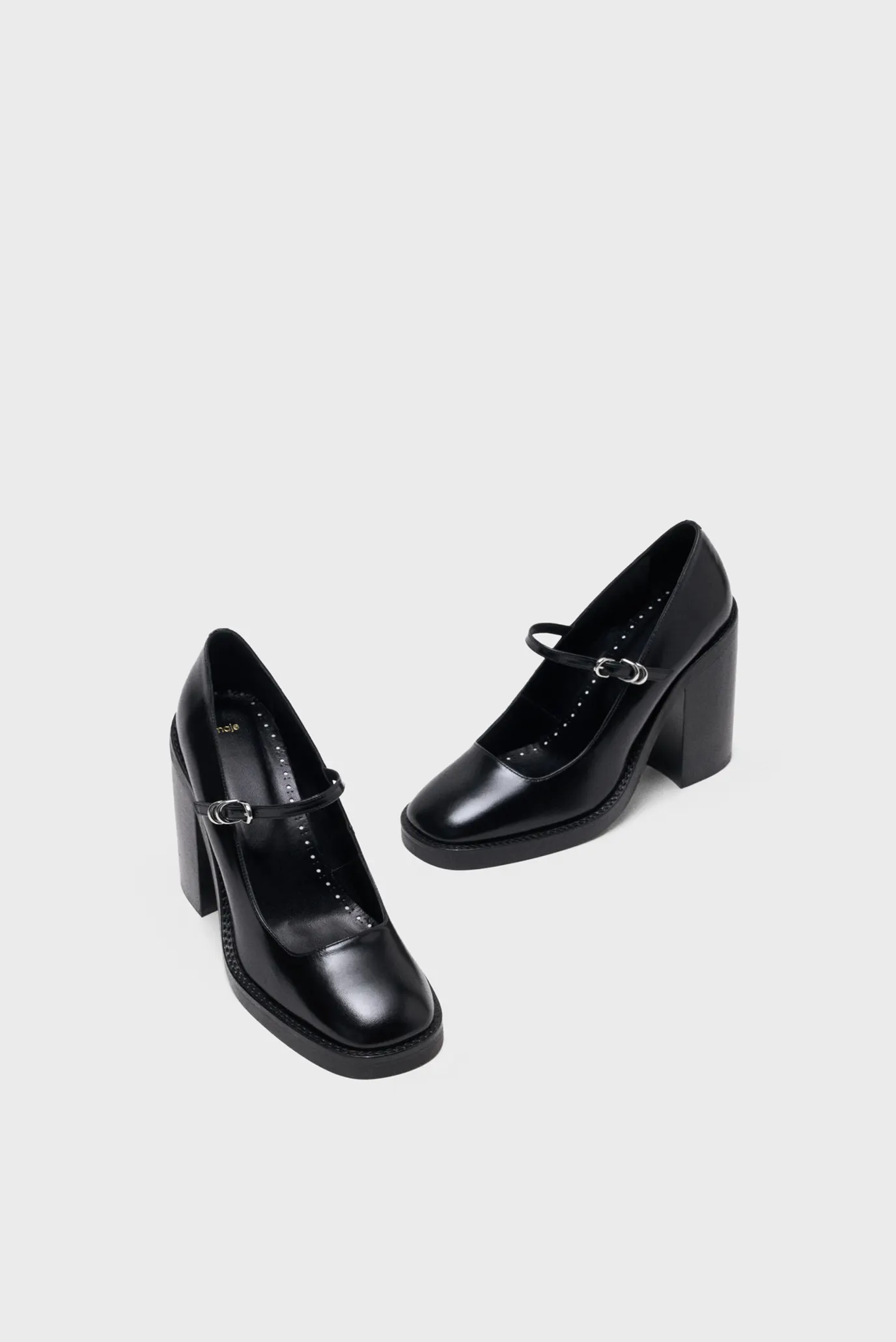 Жіночі чорні шкіряні туфлі 2