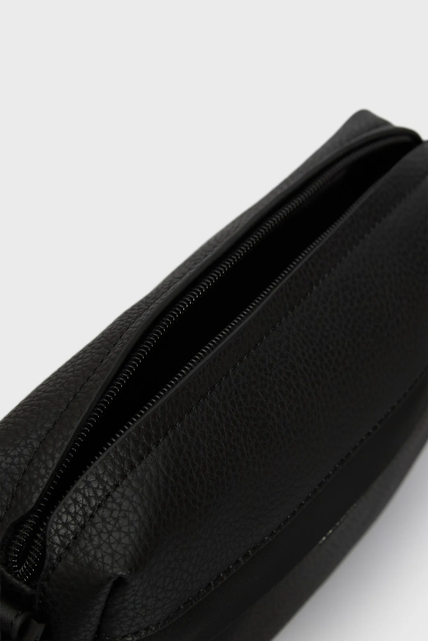 Мужская черная сумка MUST CAMERA BAG 5