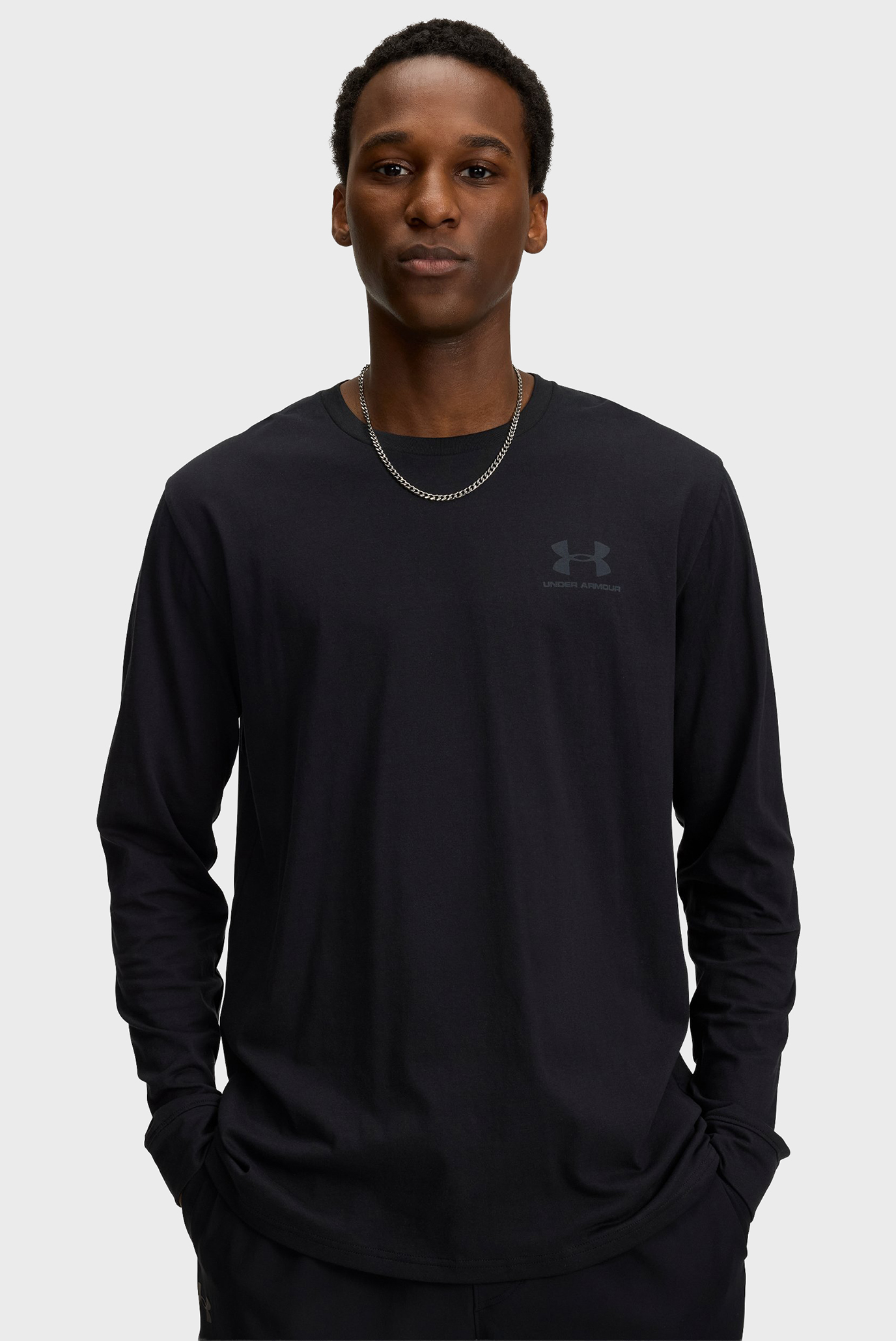 Мужской черный лонгслив UA SPORTSTYLE LEFT CHEST LS Черный M Under Armour 1329585-002 Мужской черный лонгслив UA SPORTSTYLE LEFT CHEST LS Черный M Under Armour 1329585-002