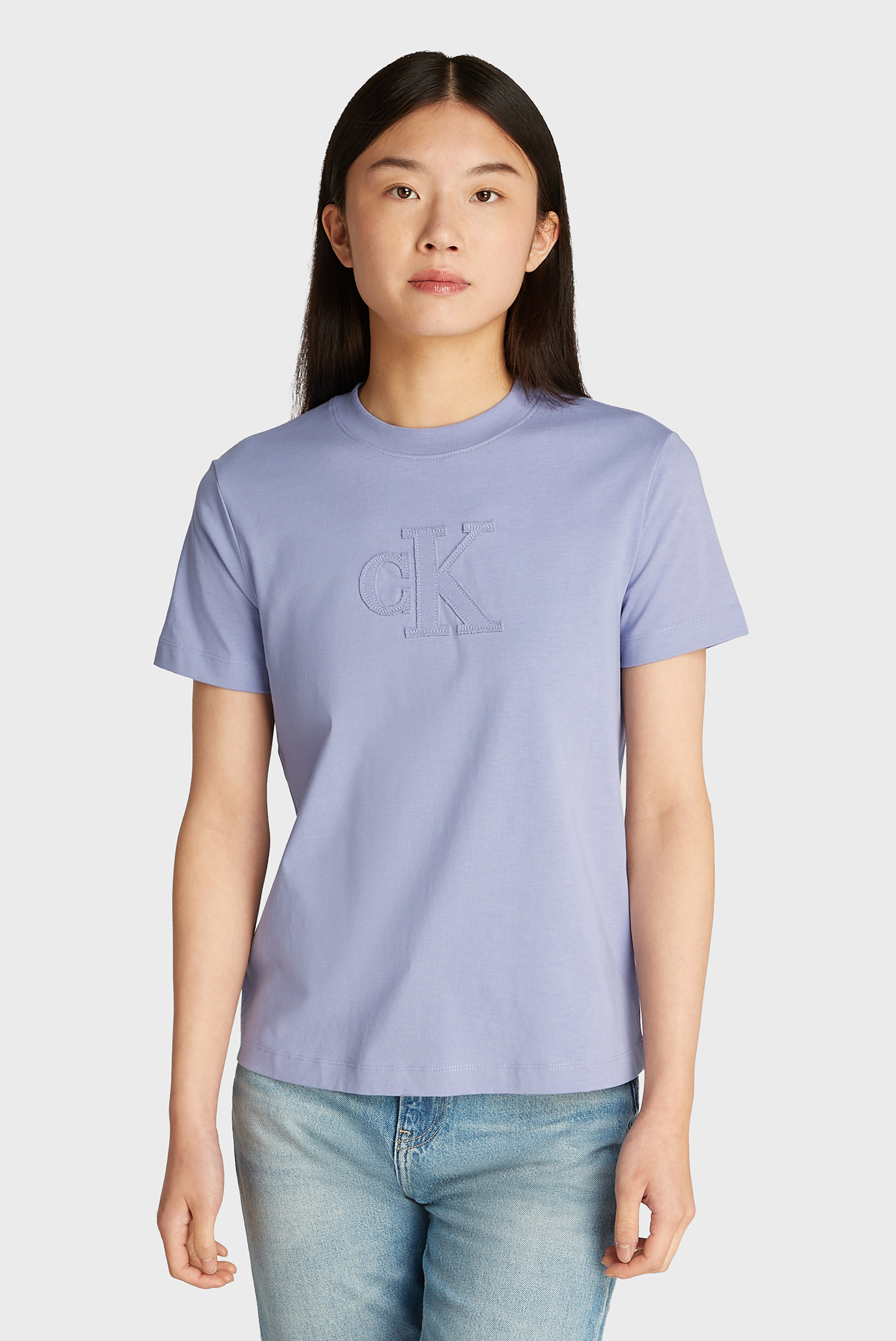 Женская сиреневая футболка CK APPLIQUE REGULAR TEE Сиреневый XS Calvin Klein Jeans J20J225256 Женская сиреневая футболка CK APPLIQUE REGULAR TEE Сиреневый XS Calvin Klein Jeans J20J225256