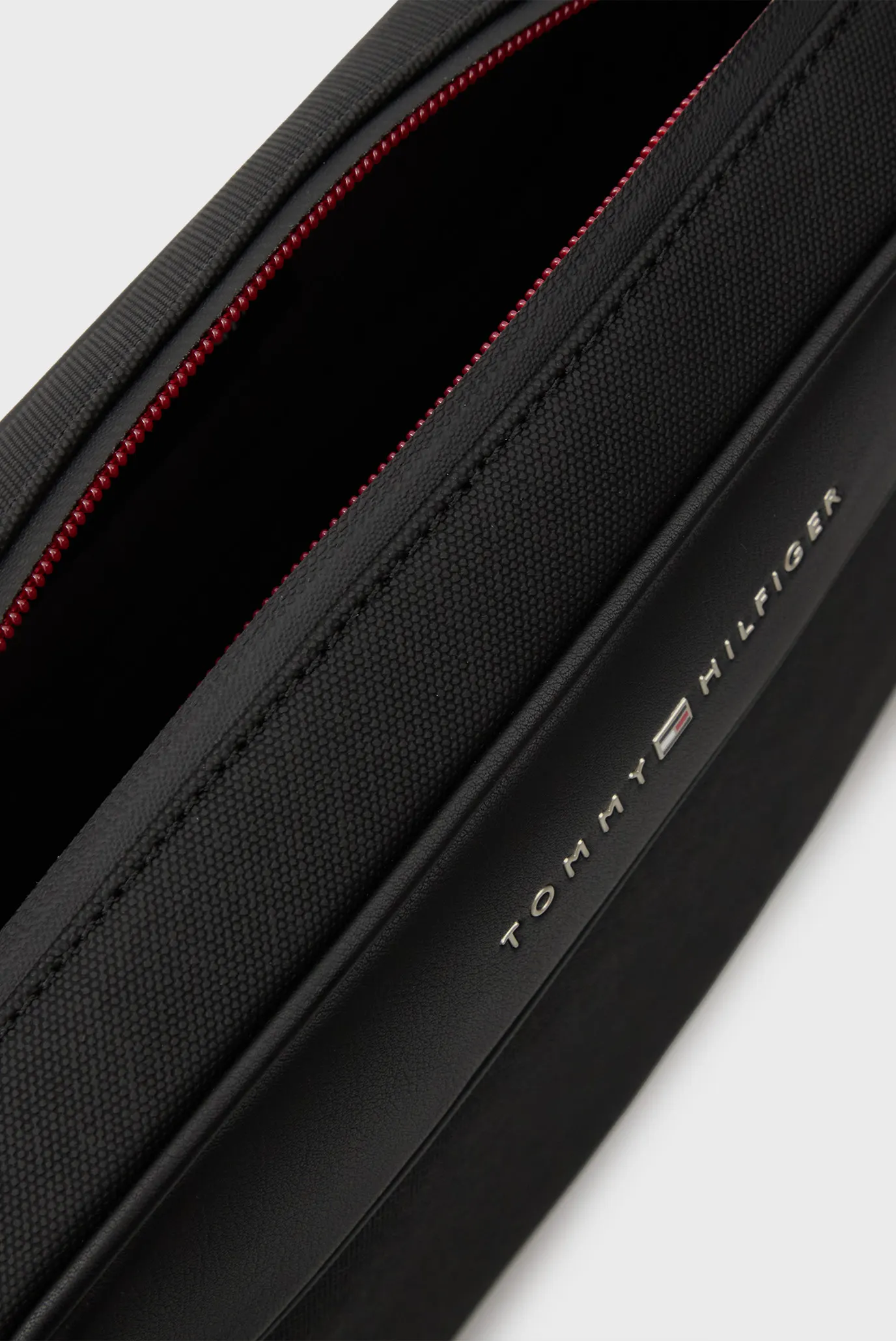 Чоловіча чорна сумка FOUNDATION 6