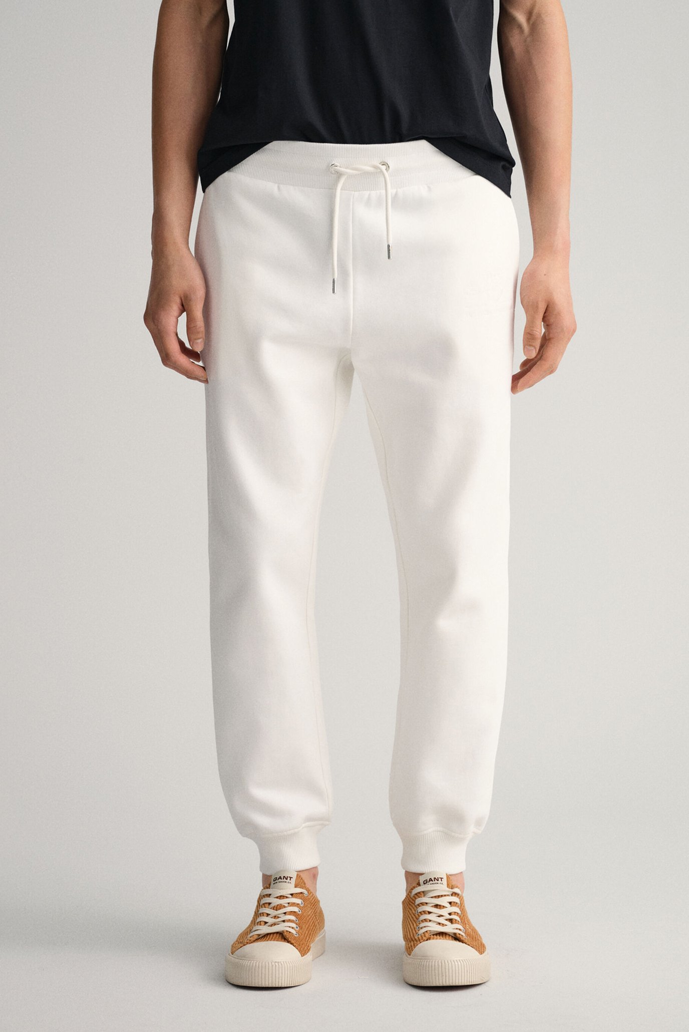 Мужские белые спортивные брюки TONAL ARCHIVE SHIELD PANTS 1