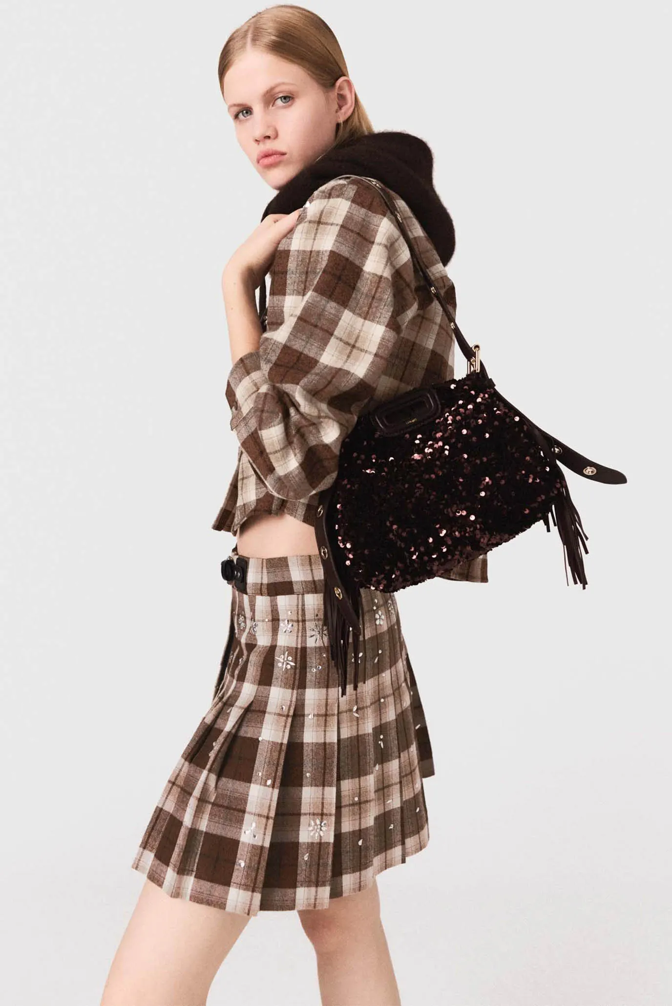 Жіноча коричнева картата сорочка 4