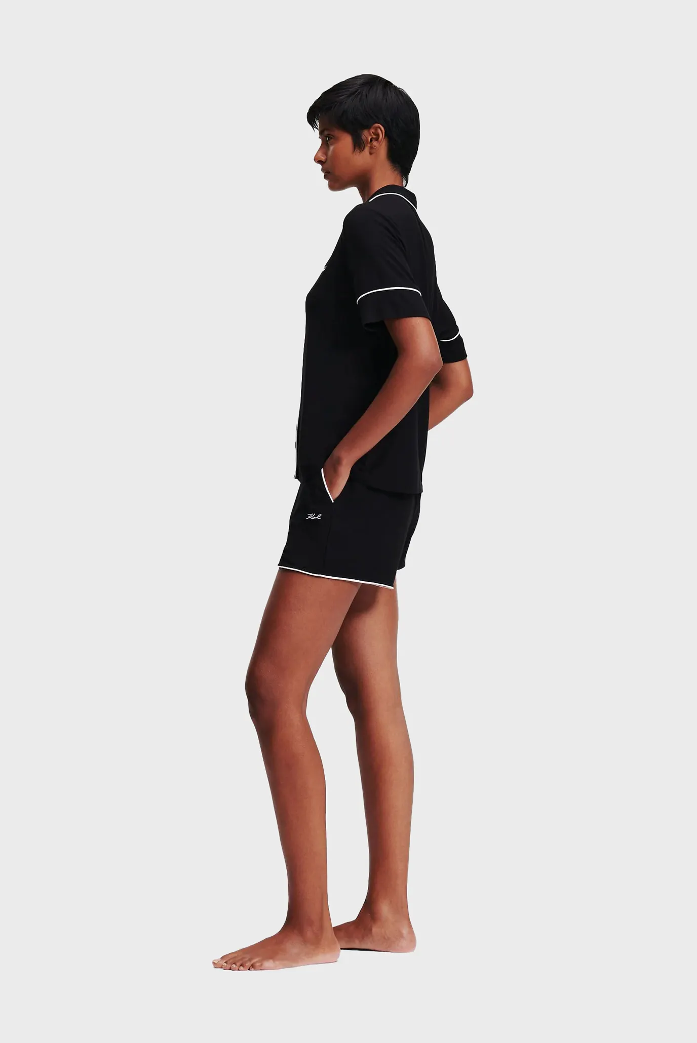 Женская черная пижама (рубашка,шорты) LOGO 4