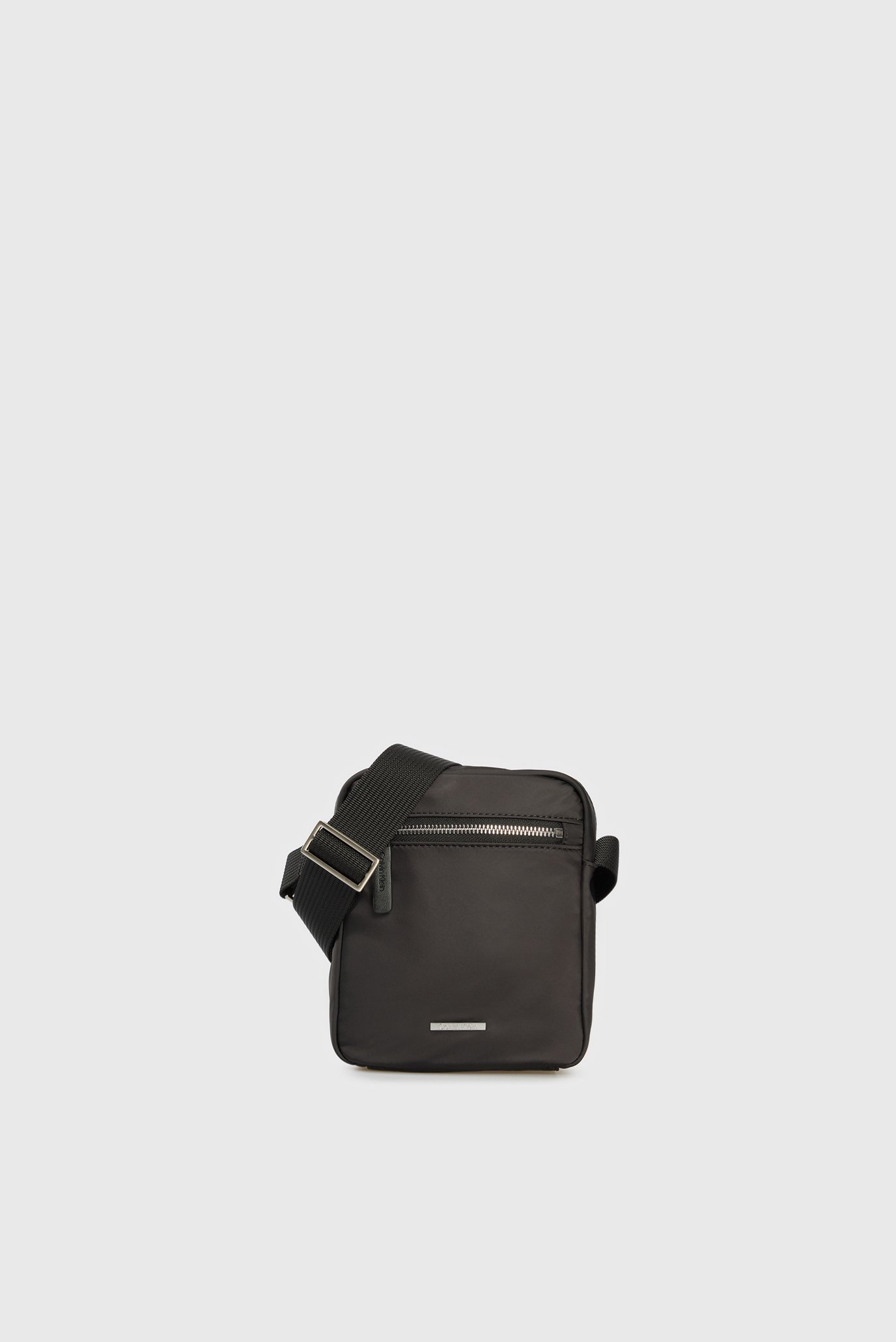 Мужская черная сумка SLEEK NYLON Черный ONESIZE Calvin Klein LV04D3176G Мужская черная сумка SLEEK NYLON Черный ONESIZE Calvin Klein LV04D3176G