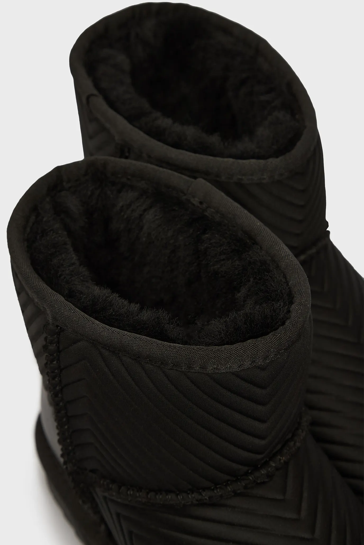 Женские черные замшевые угги Emu 2