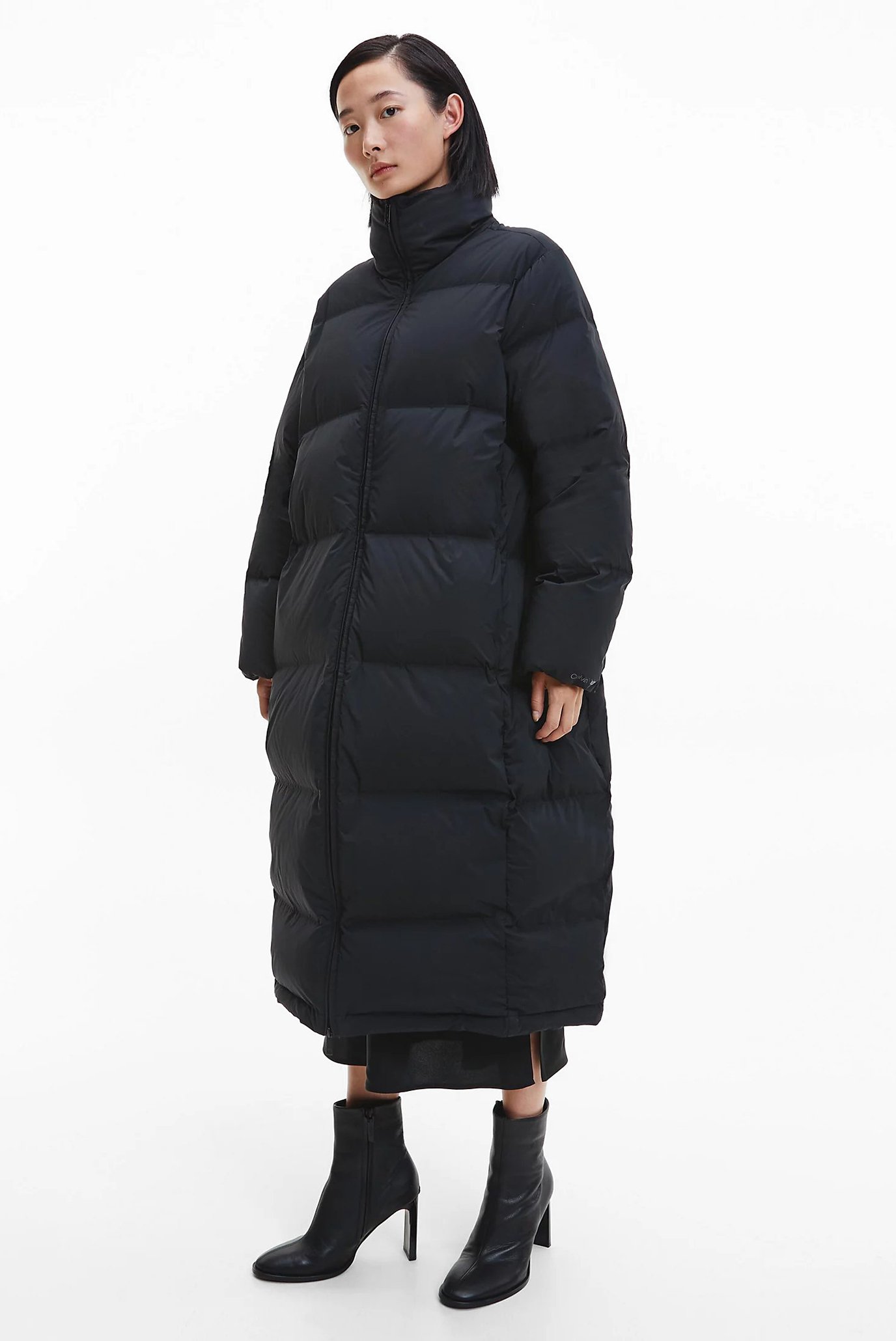 Женская черная куртка SEAMLESS LOFTY MAXI COAT 1