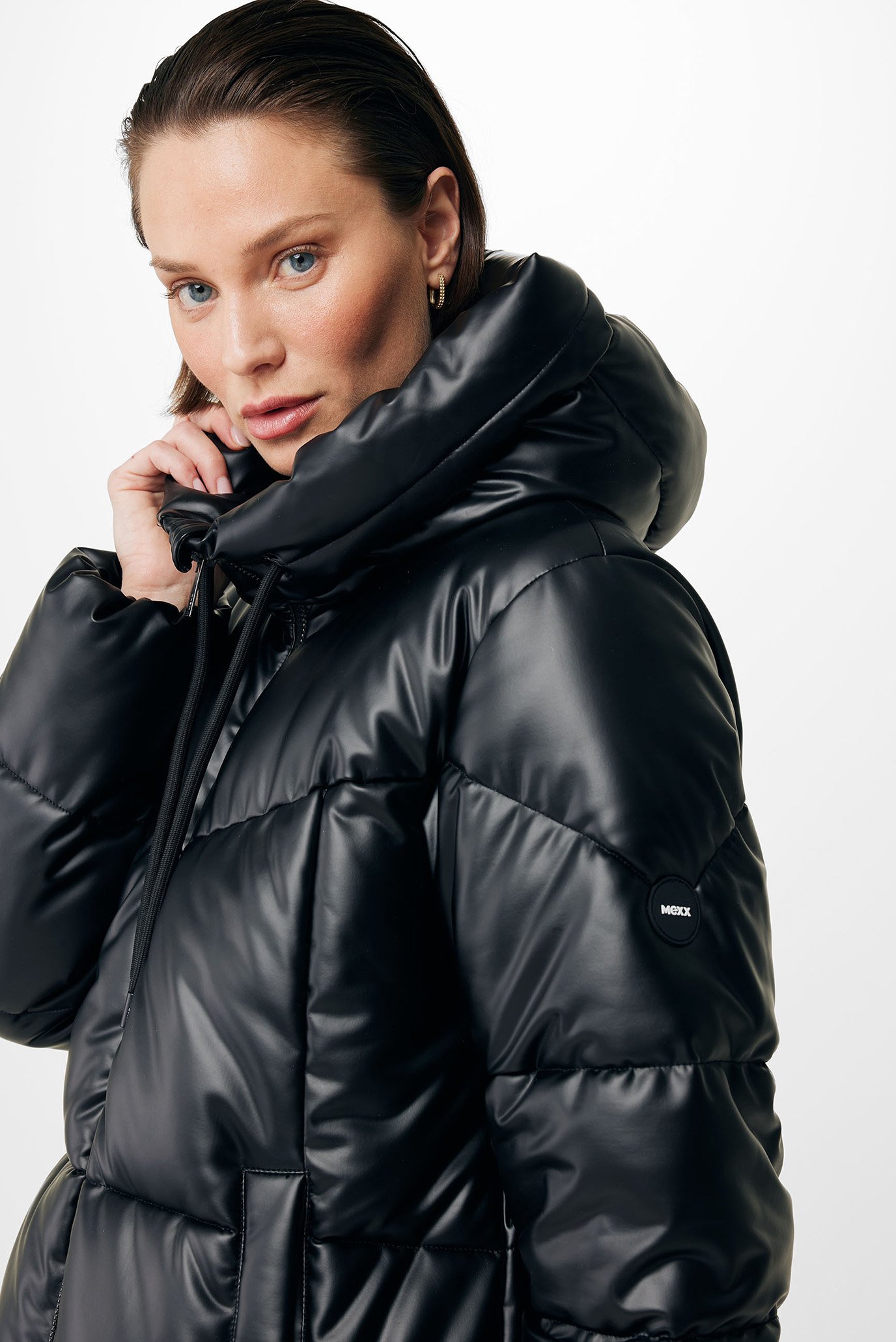 Женская черная куртка Mexx NO1114036W — MD-Fashion